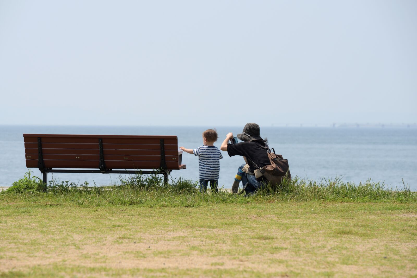 Nikon D750 sample photo. Parent child, sea, coast photography