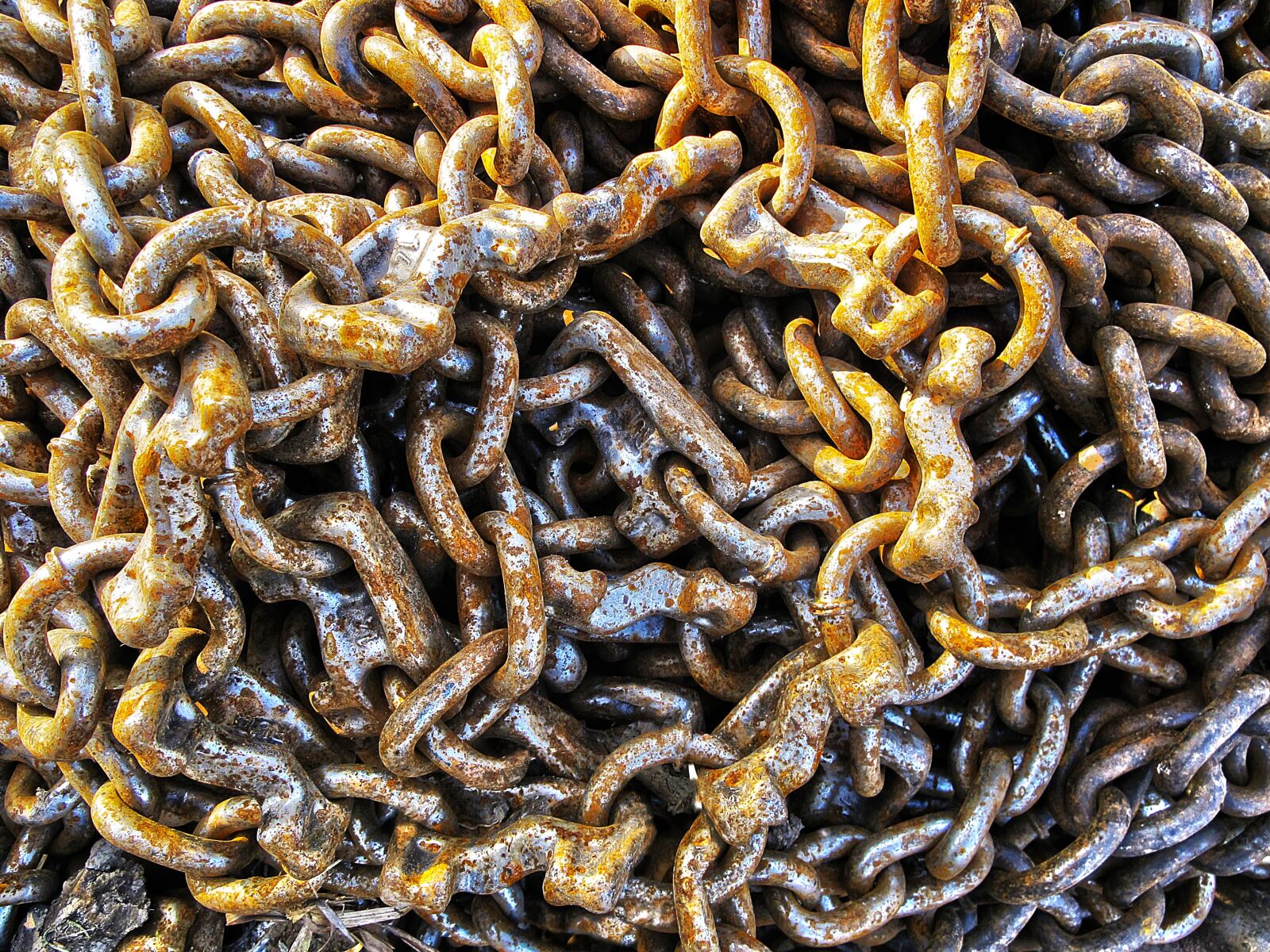 Canon PowerShot G12 sample photo. Chains, chain necklaces, block photography