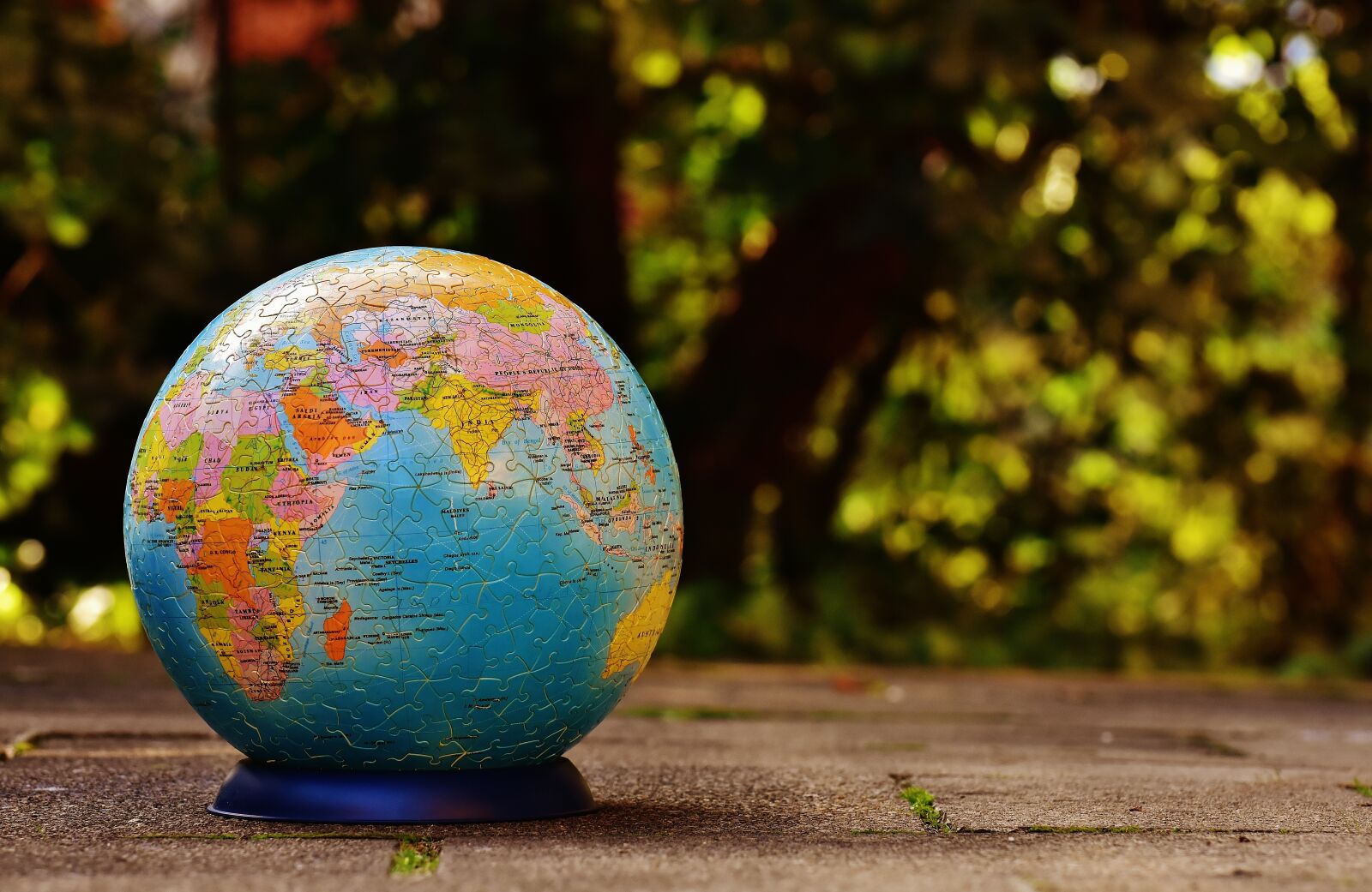Nikon D7200 sample photo. Puzzle ball, globe, puzzle photography