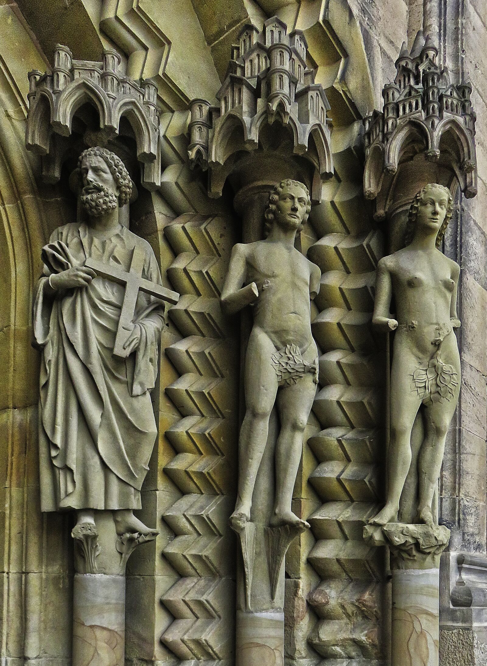 Canon PowerShot SX710 HS sample photo. Portal, sculpture, statue photography