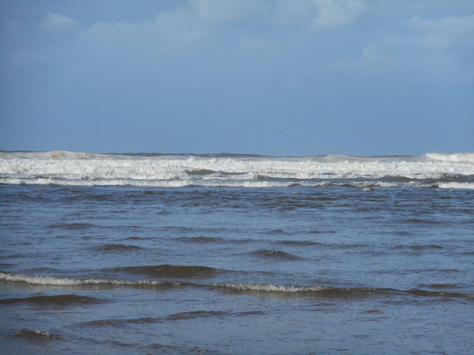 Nikon Coolpix S3700 sample photo. Waves, beach, sea photography