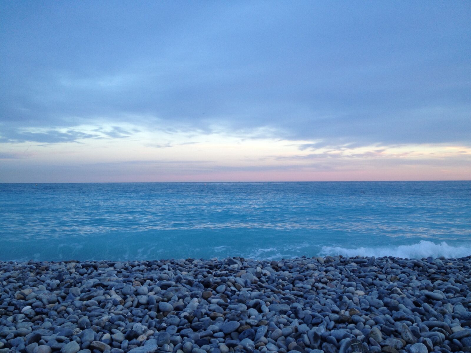 iPhone 4S back camera 4.28mm f/2.4 sample photo. France, sea, water photography