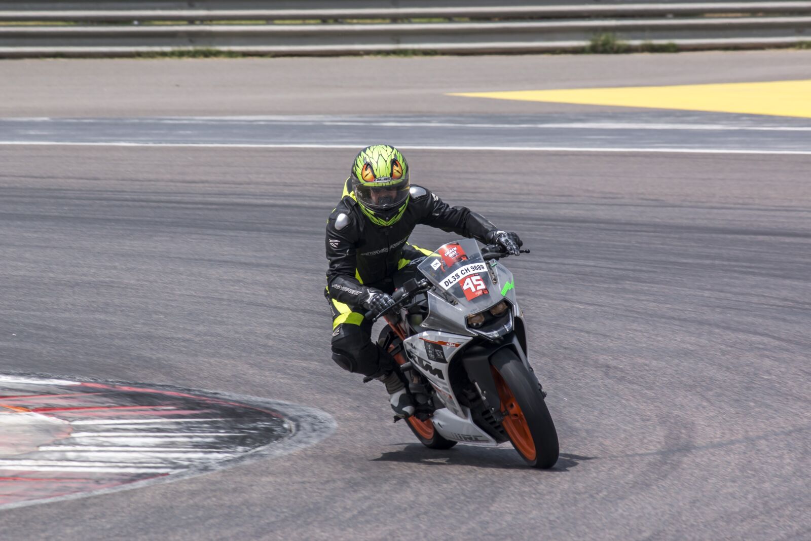 Canon EOS 70D + Canon EF-S 55-250mm F4-5.6 IS II sample photo. Bike, superbike, track photography