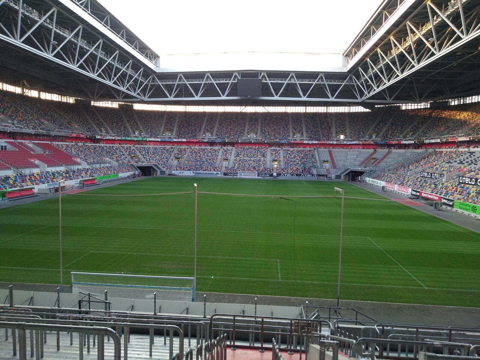 OPPO F1f sample photo. Stadium, football, kicker photography