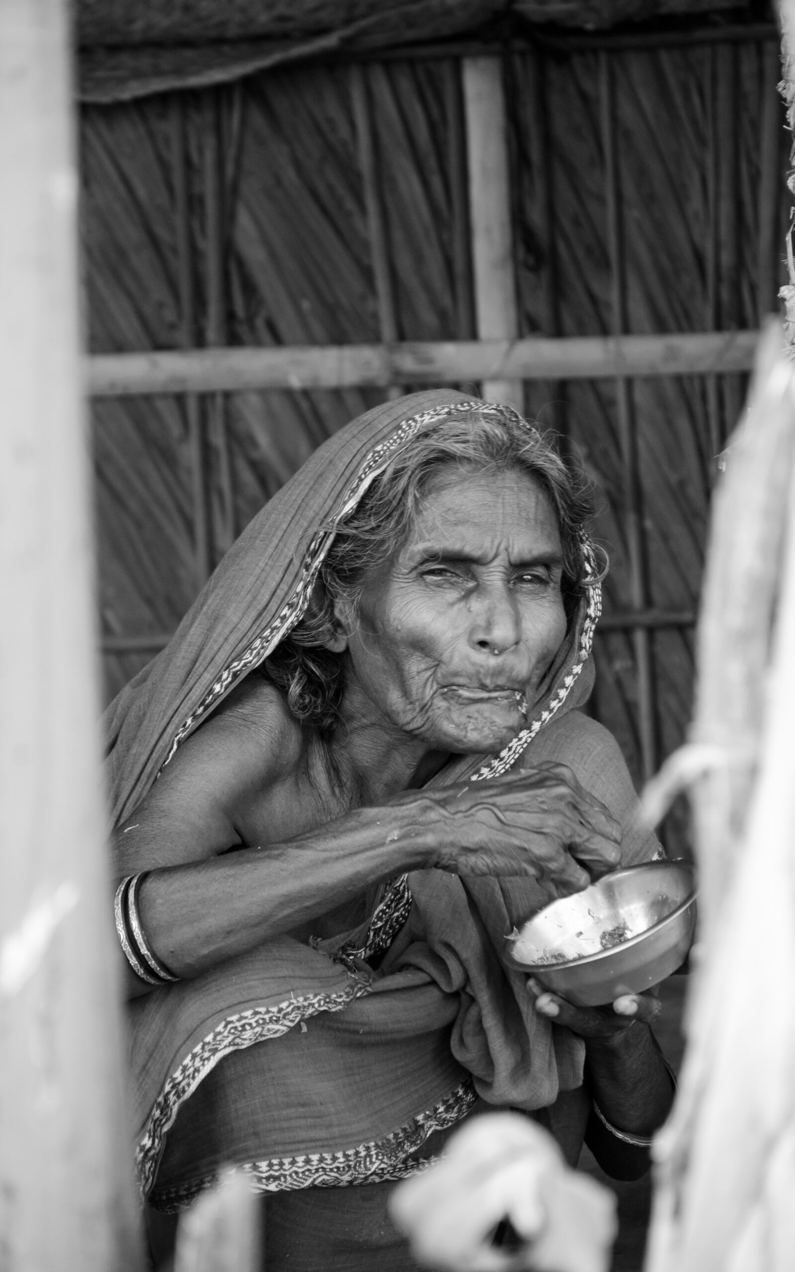 Nikon D7000 sample photo. Old, poor, women photography