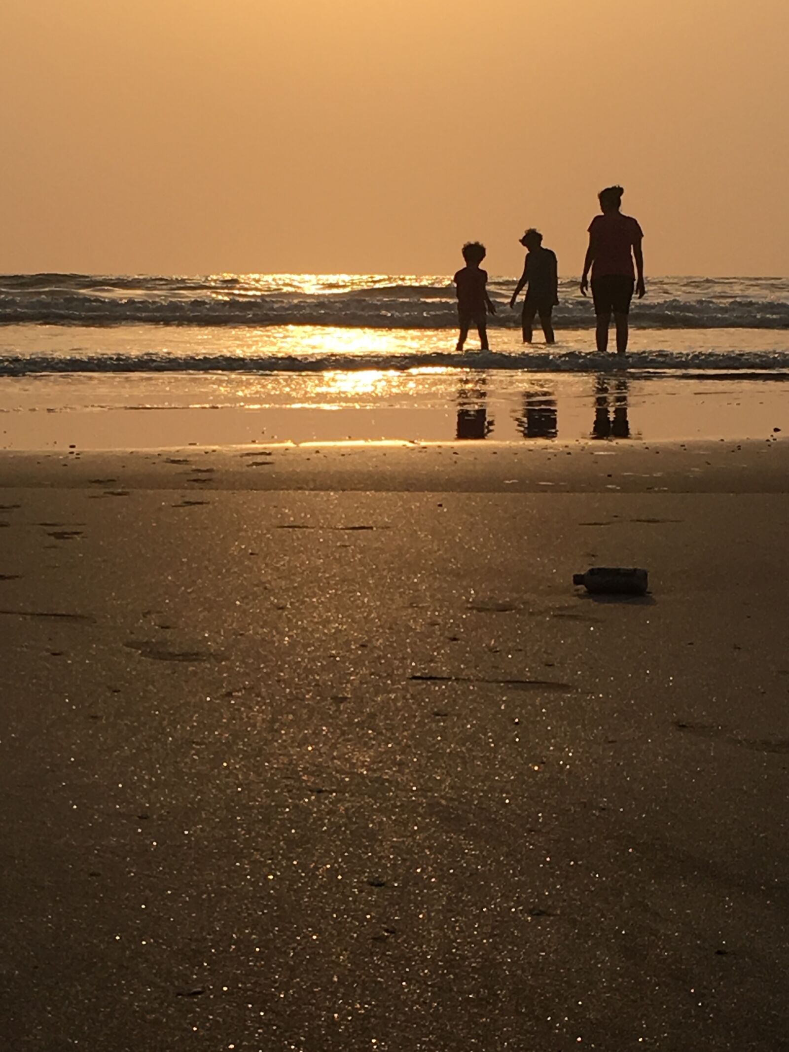 Apple iPhone 6s sample photo. Sea, beach, kids photography