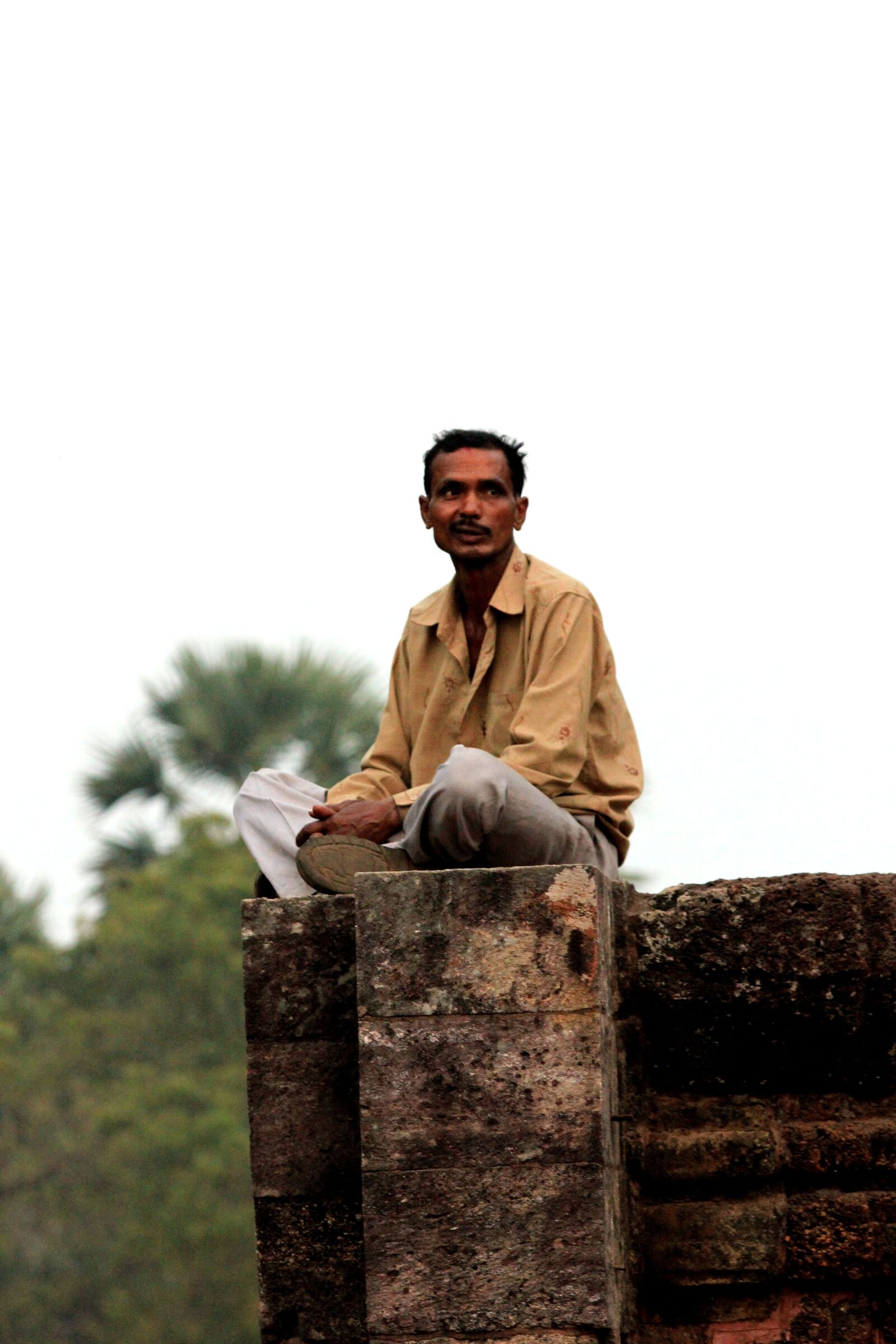 Canon EOS 550D (EOS Rebel T2i / EOS Kiss X4) sample photo. India, solitude, man photography