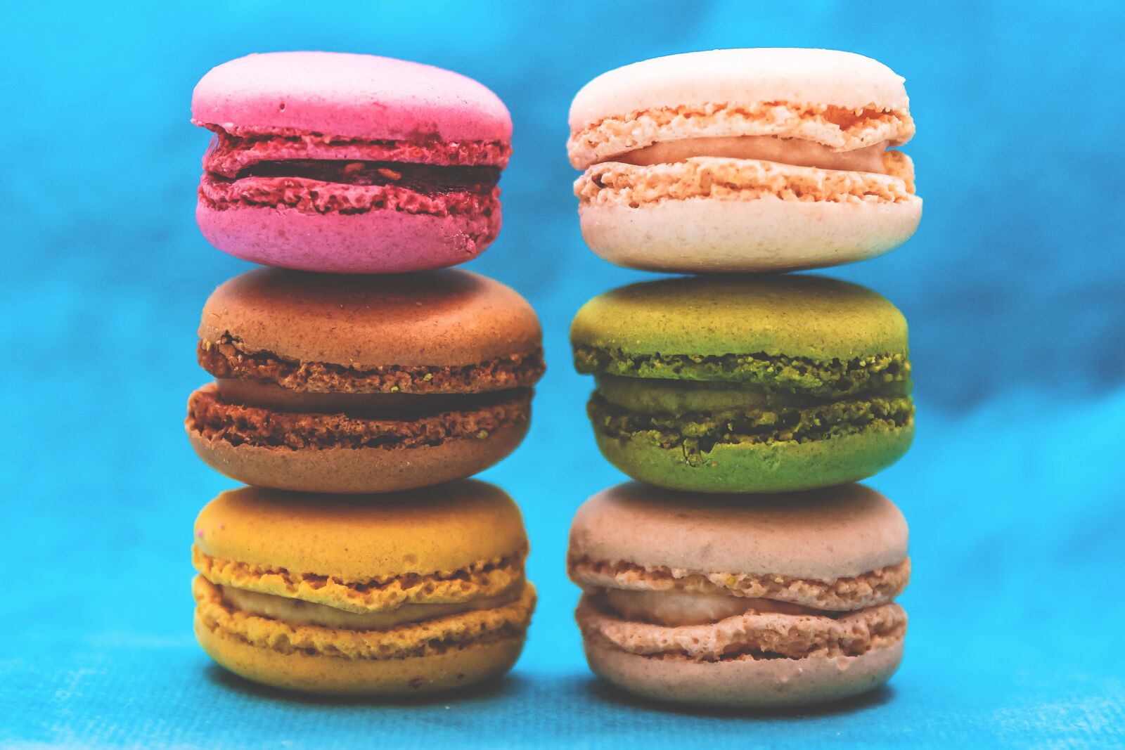 Canon EOS 650D (EOS Rebel T4i / EOS Kiss X6i) sample photo. Colorful, macaroons, pastry photography