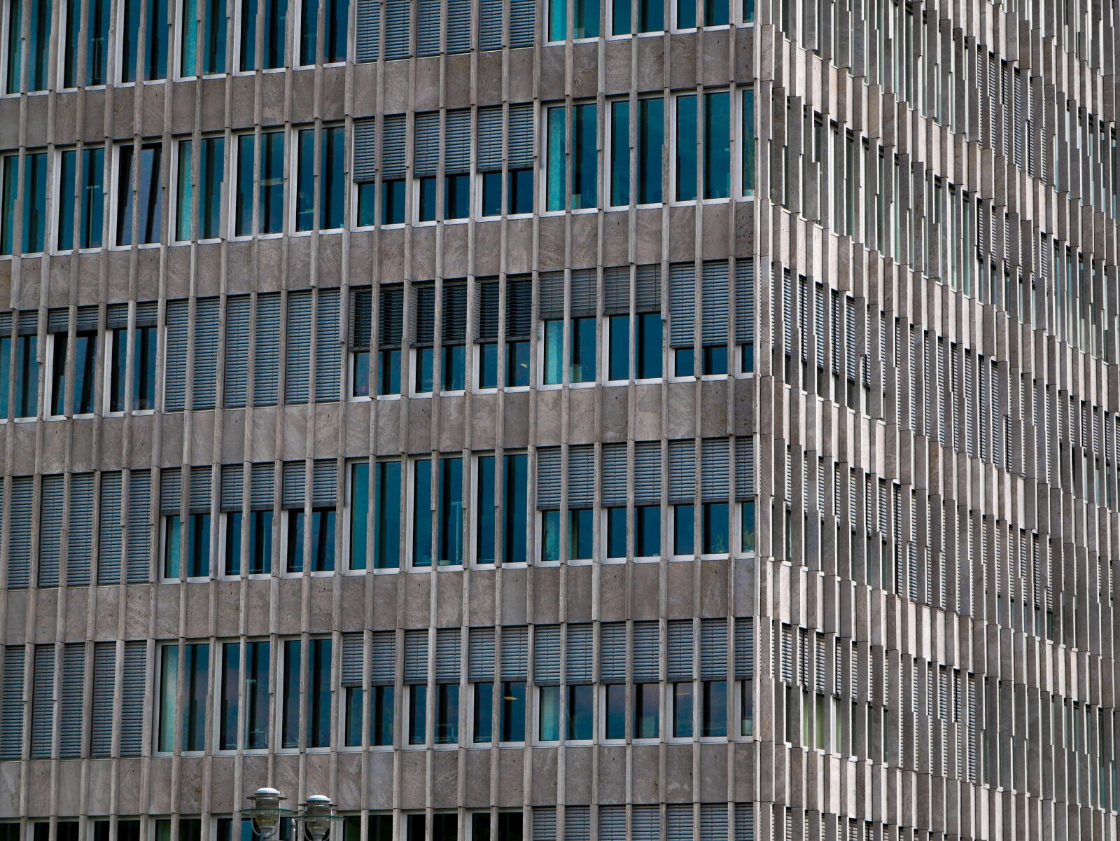 Panasonic Lumix DMC-G85 (Lumix DMC-G80) sample photo. Building, wall, old photography