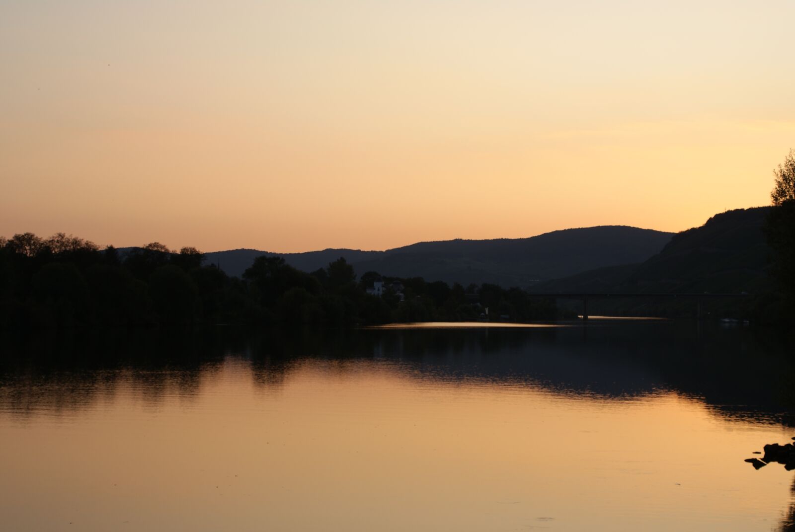 Sony Alpha DSLR-A200 sample photo. Mosel, sunset, water photography