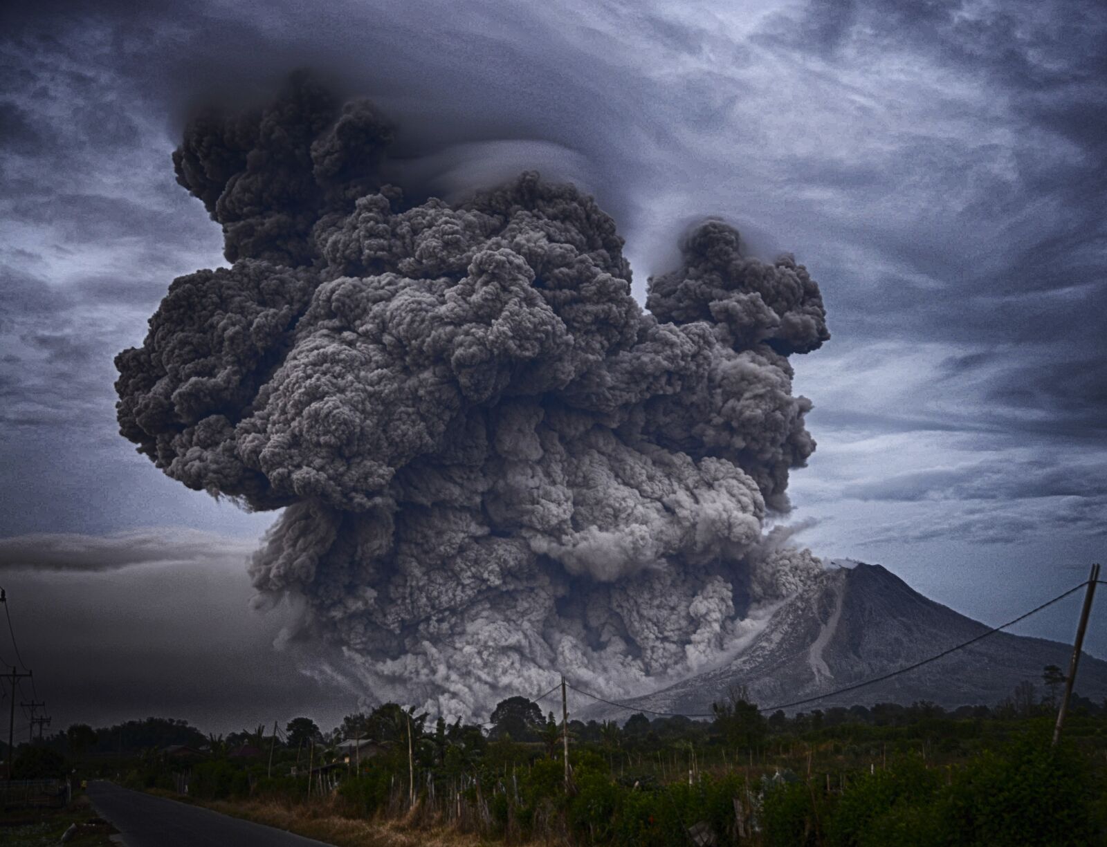 Nikon D7100 sample photo. Ashes, volcano, eruption photography
