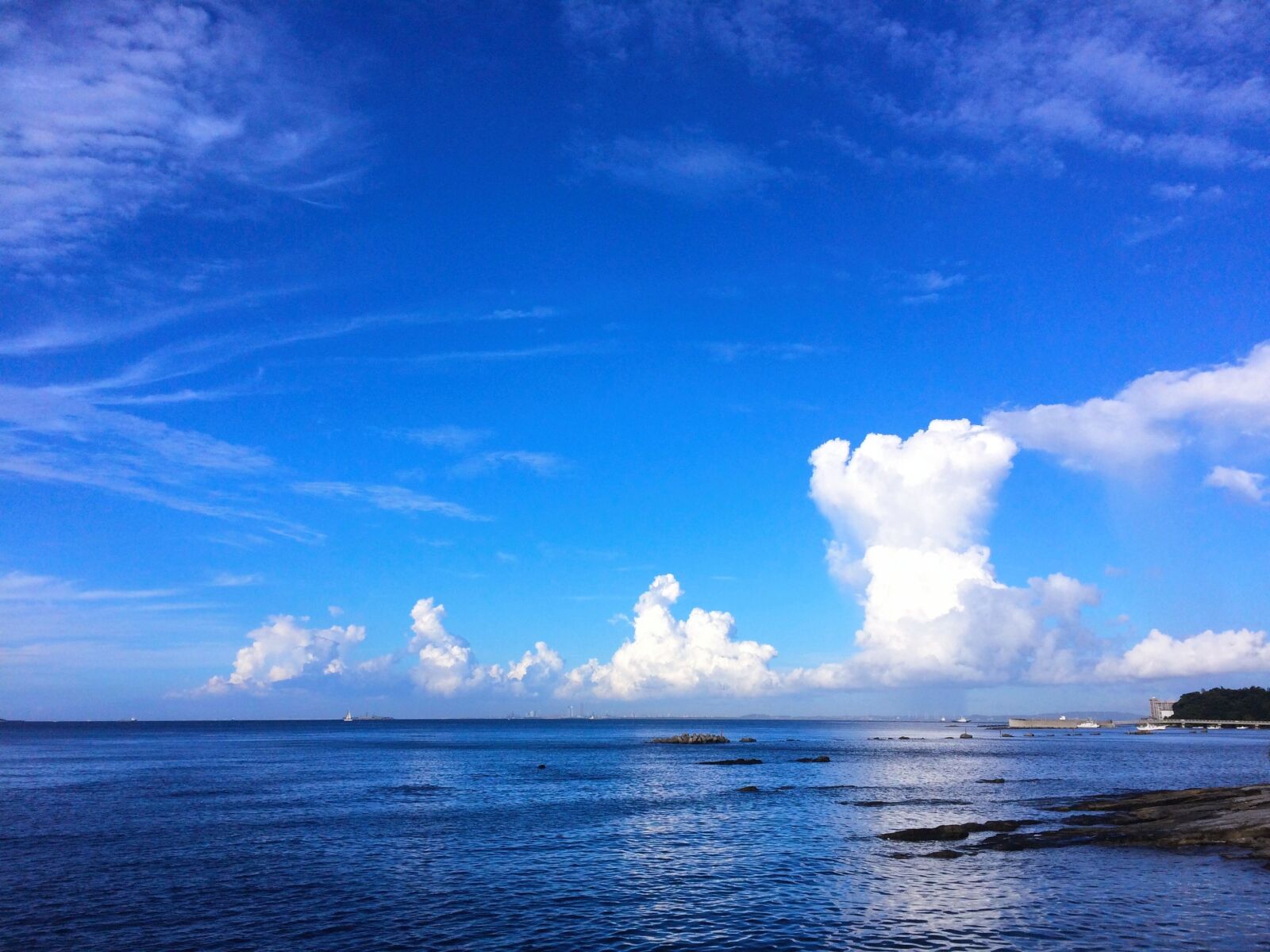 iPhone 5s back camera 4.15mm f/2.2 sample photo. Typhoon, towering cumulus clouds photography