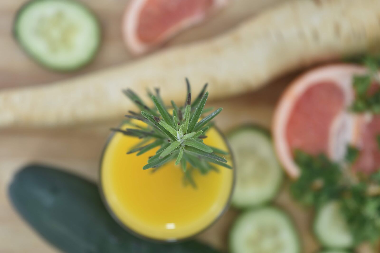 Nikon D5500 sample photo. Breakfast, cucumber, fruit juice photography