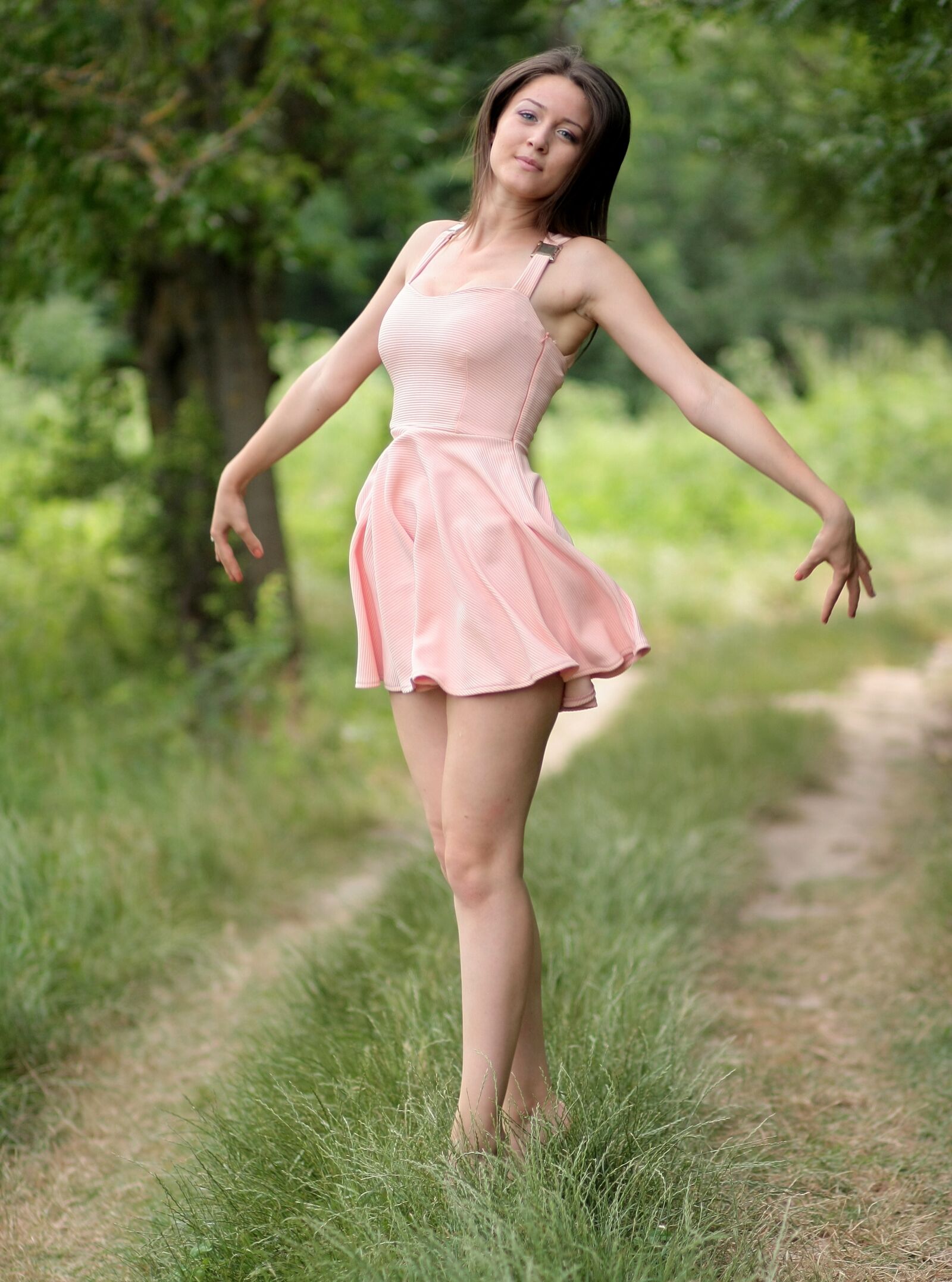 Canon EOS 450D (EOS Rebel XSi / EOS Kiss X2) sample photo. Girl, nature, dance photography