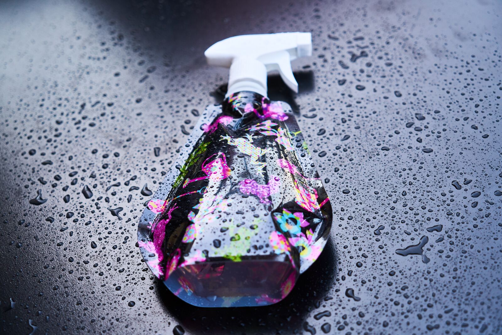 Sony a7R II sample photo. Spray, bottle, wet photography
