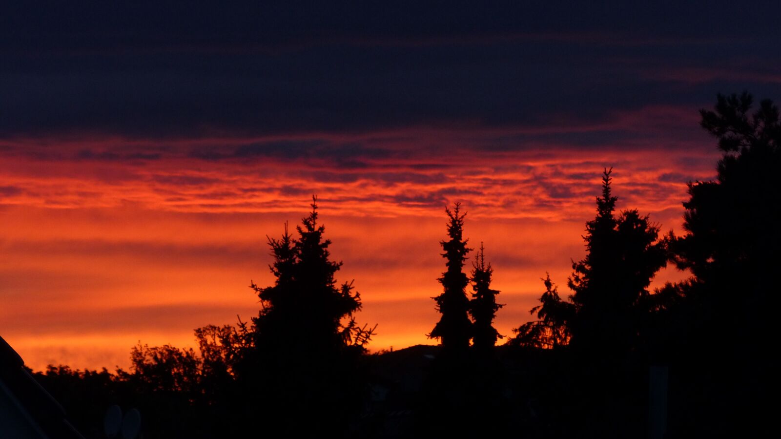 Panasonic Lumix DMC-FZ200 sample photo. Sunset, mood, dusk photography