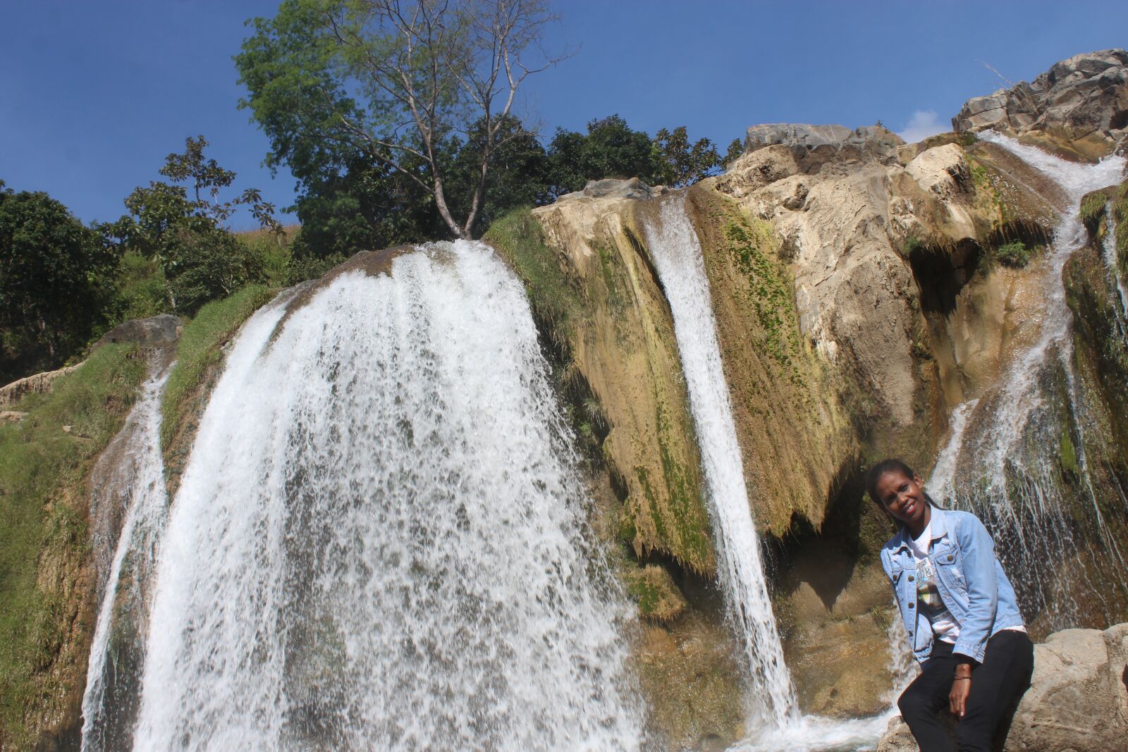 Canon EOS 1200D (EOS Rebel T5 / EOS Kiss X70 / EOS Hi) sample photo. Air, air terjun, sumba photography