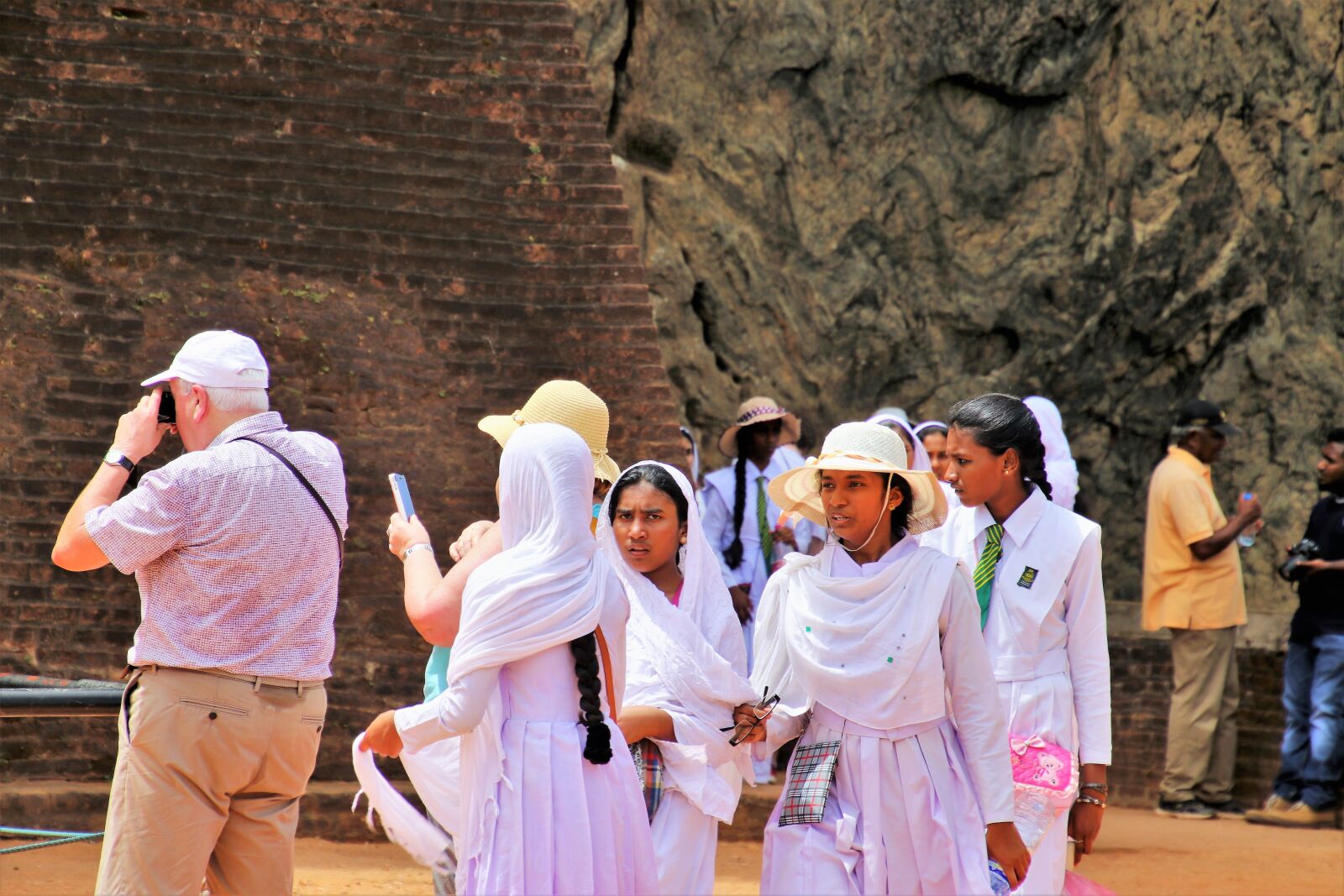 Canon EOS 80D sample photo. Rock, religion, white photography