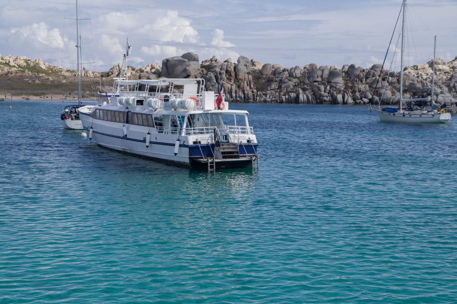 Pentax KP sample photo. Corsican, lavezzi isles, rocks photography