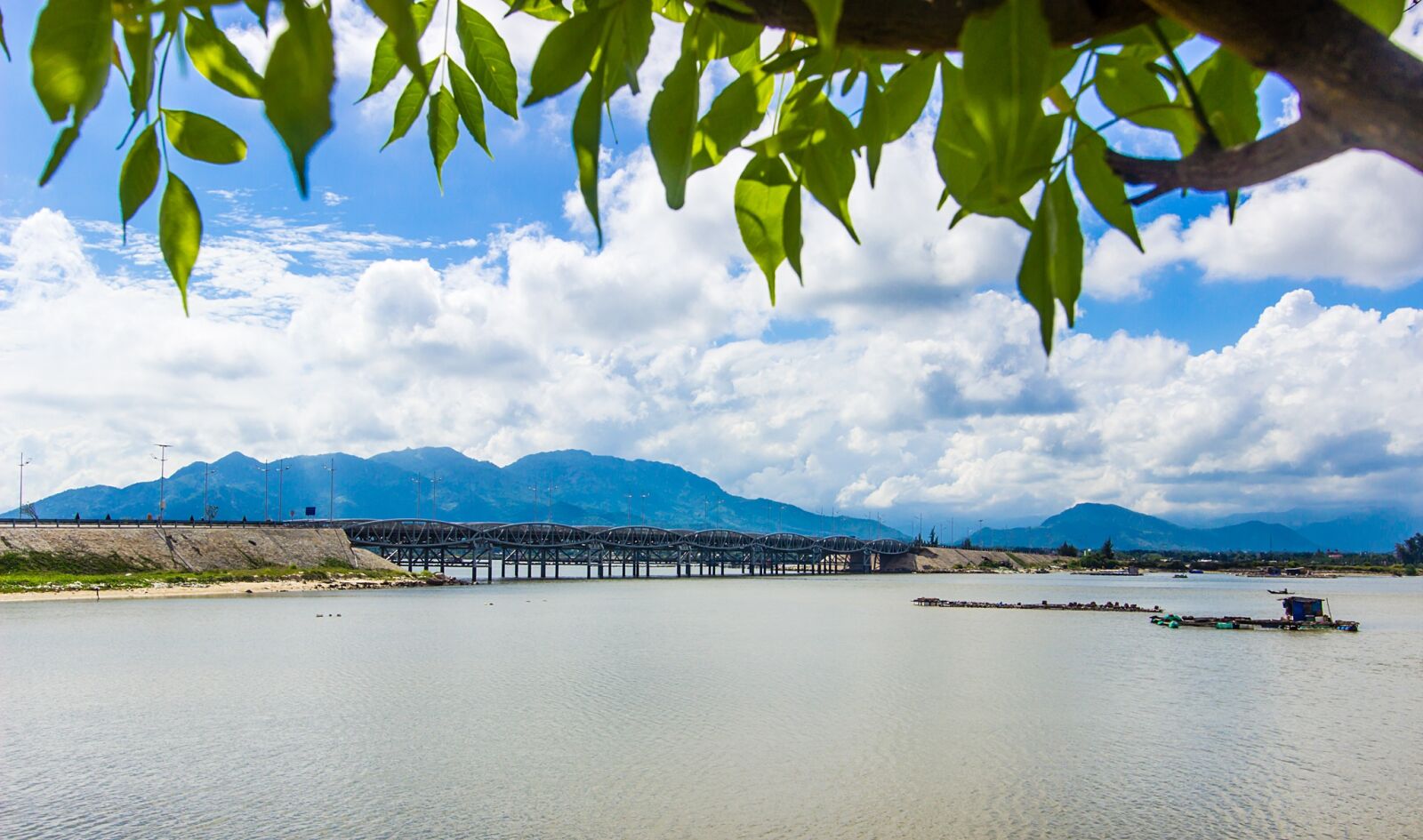 Canon EF-S 10-22mm F3.5-4.5 USM sample photo. Bridge, long, outdoor photography