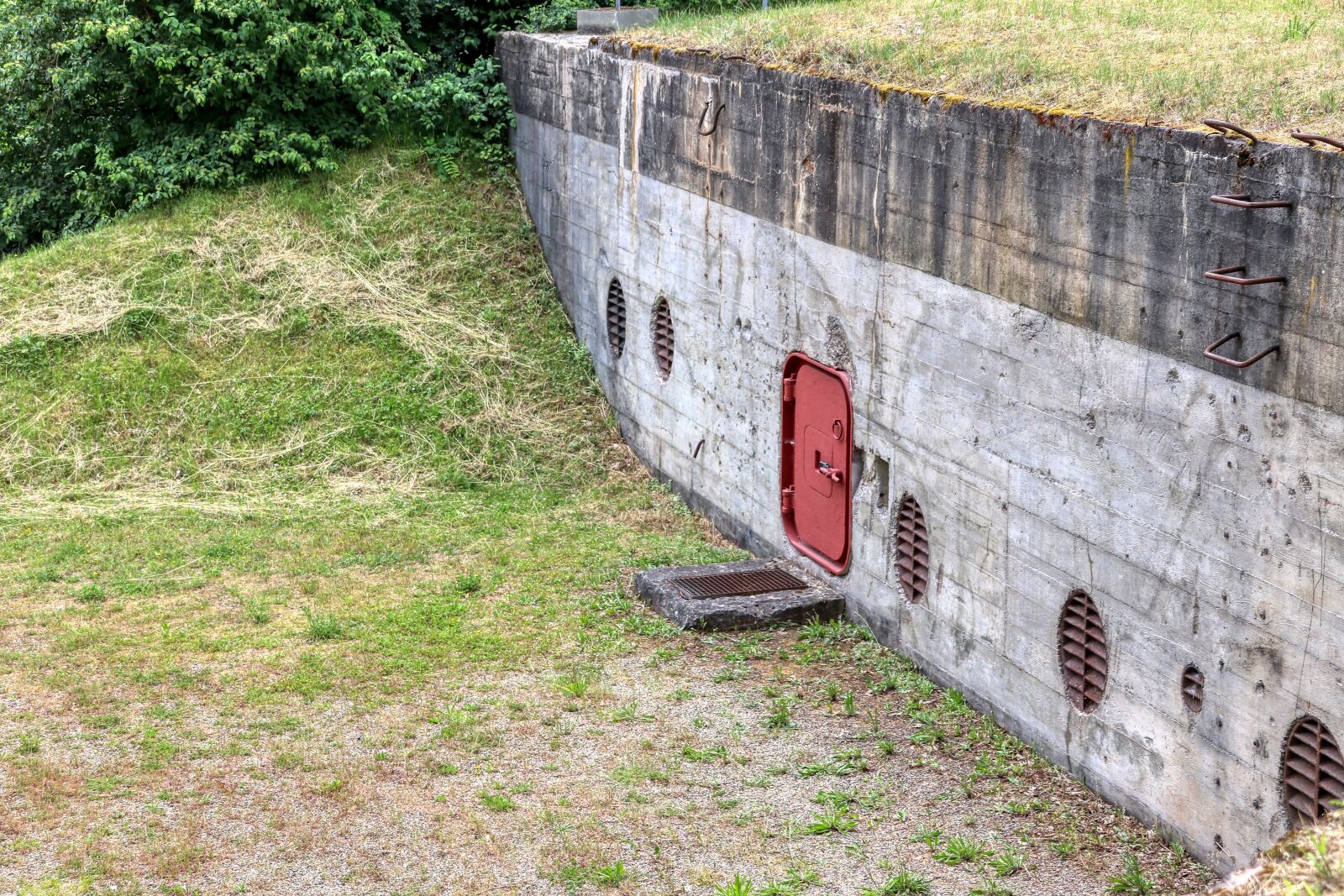 Canon EOS 80D sample photo. Bunker, war, protection photography