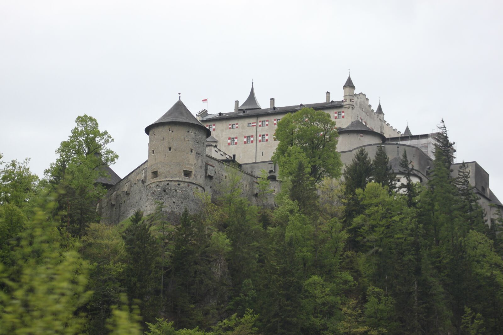 Canon EOS 500D (EOS Rebel T1i / EOS Kiss X3) sample photo. Castle, trees, building photography