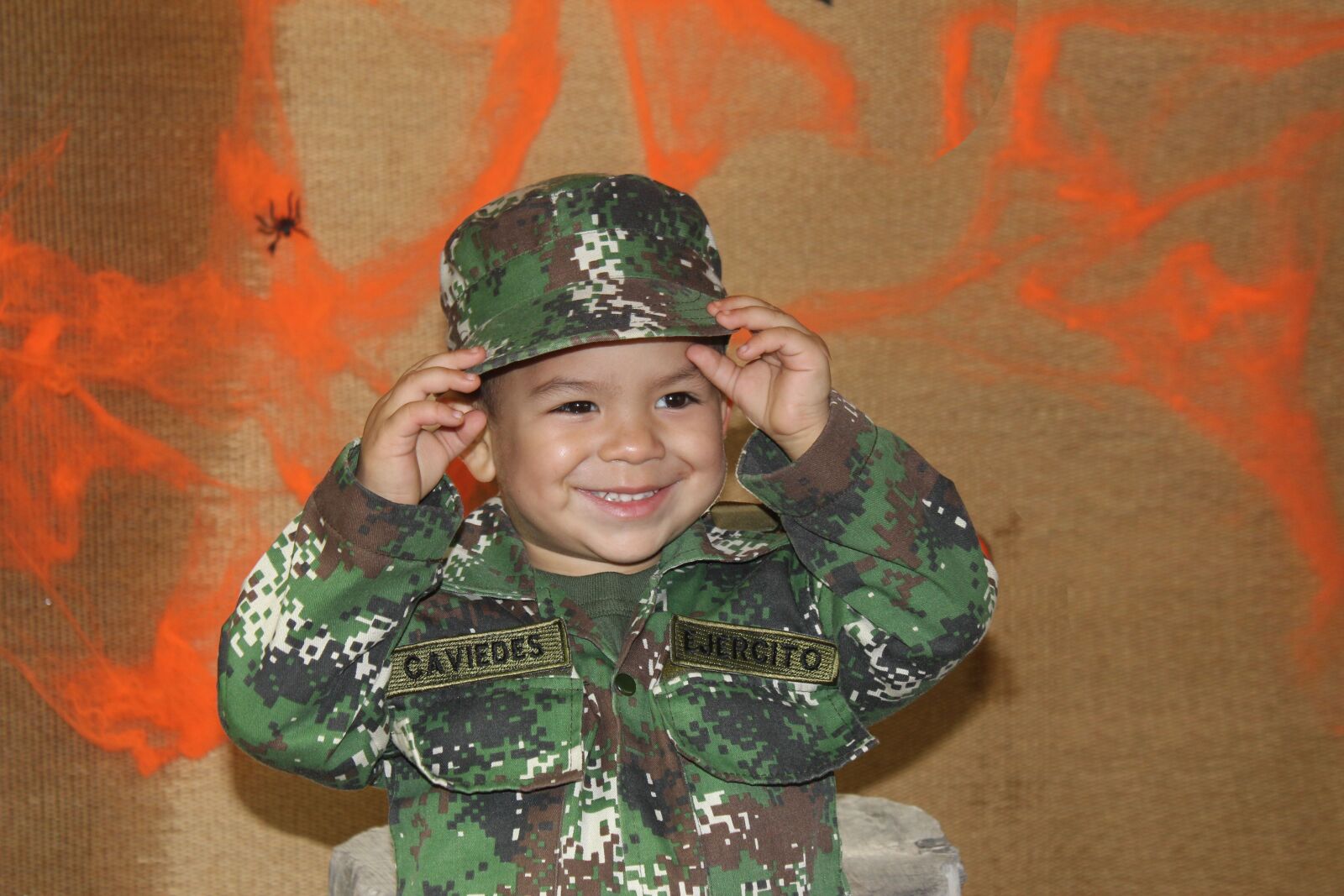 Canon EOS 550D (EOS Rebel T2i / EOS Kiss X4) sample photo. Hallowe'en, children, parties photography