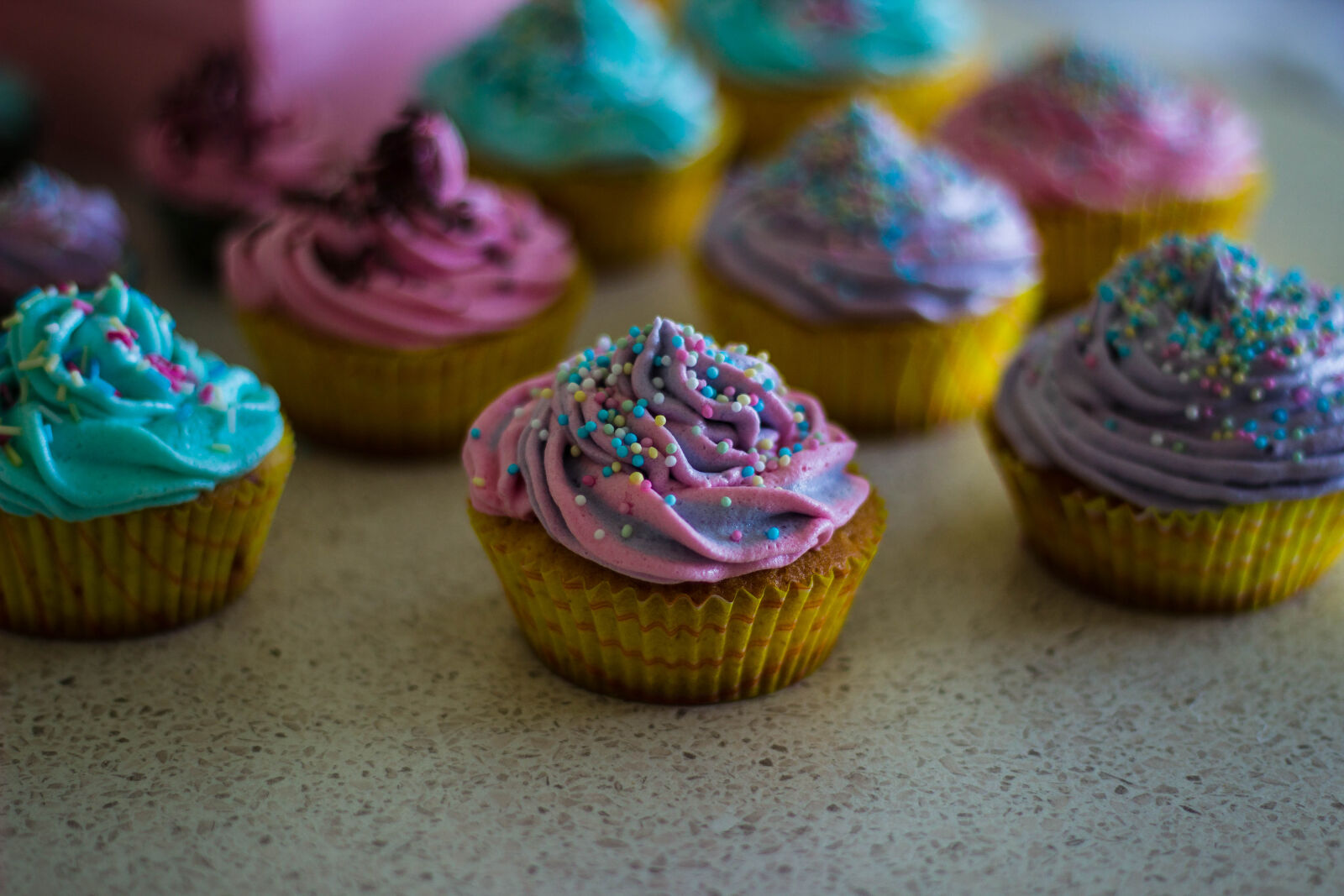 Canon EOS 600D (Rebel EOS T3i / EOS Kiss X5) + Canon EF 50mm F1.8 II sample photo. Baked, goods, cupcakes, colorful photography