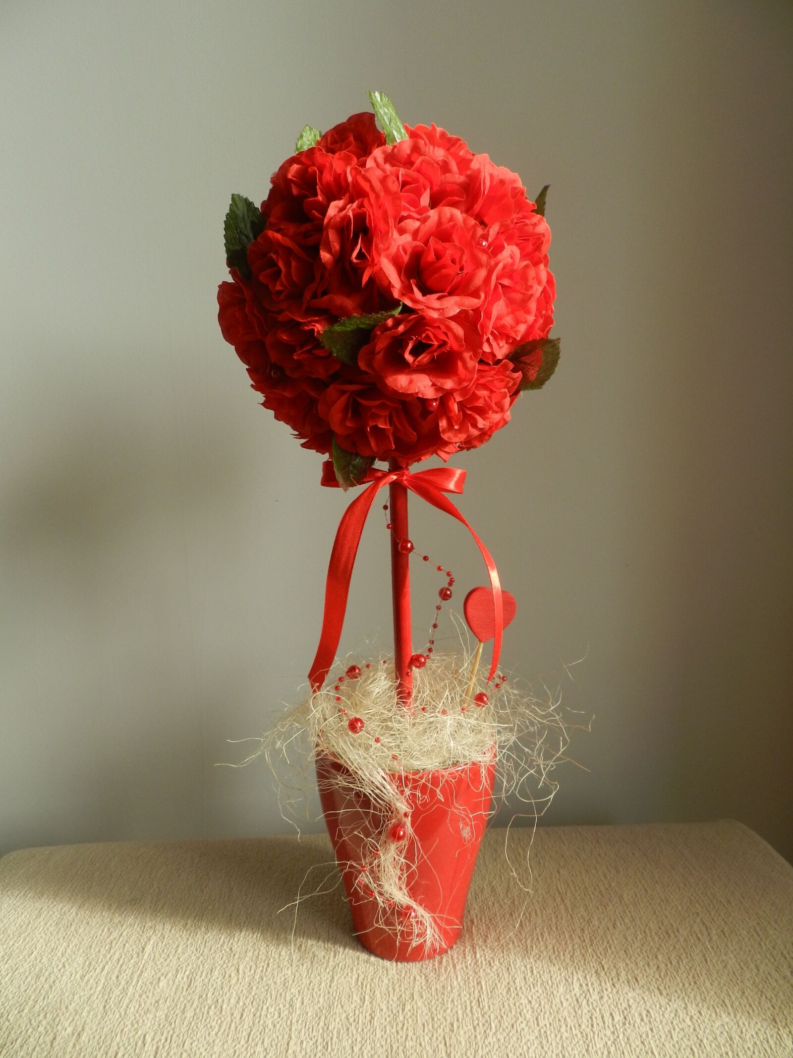 Nikon Coolpix P500 sample photo. Woman, handicraft, flowers photography