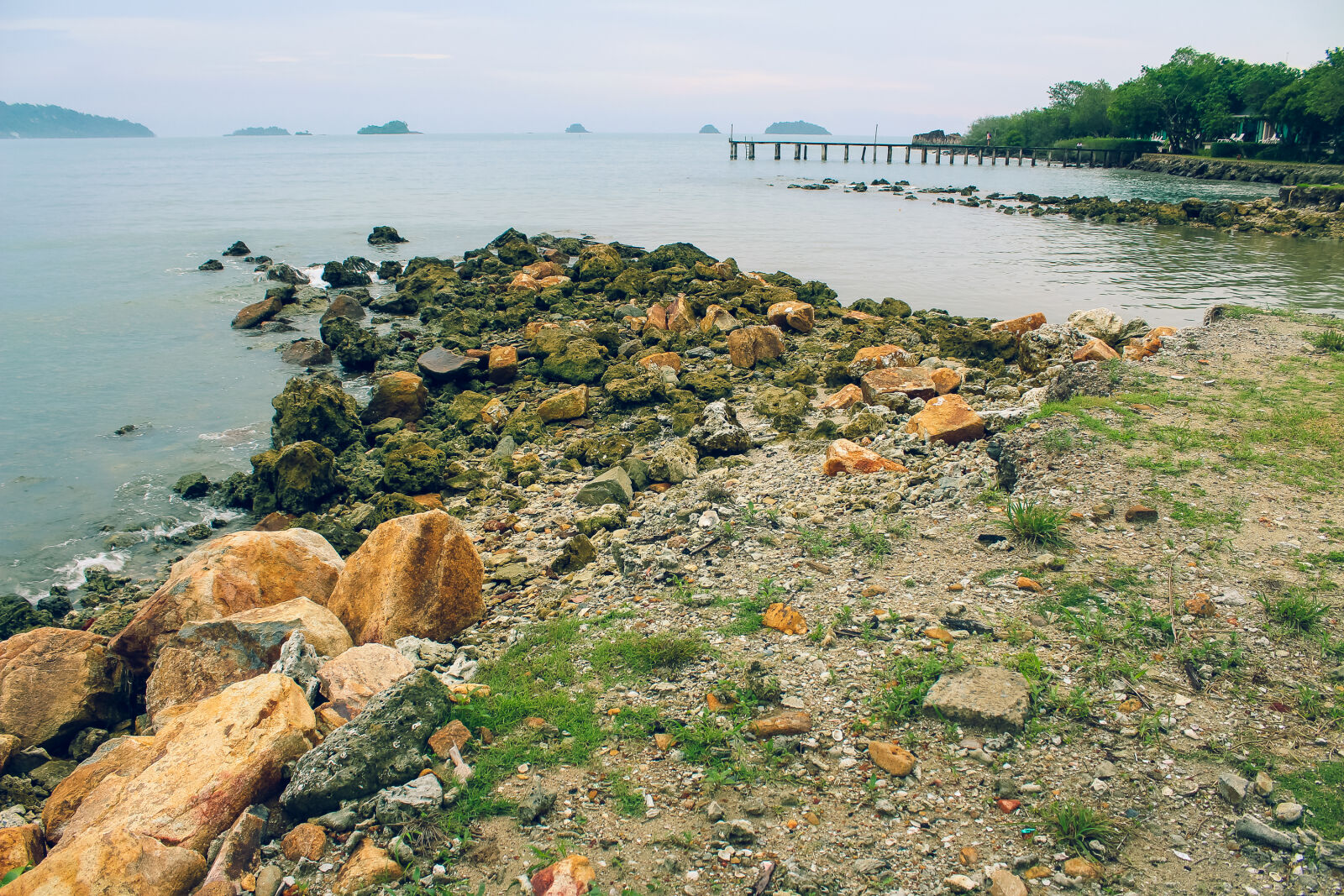 Canon EOS 650D (EOS Rebel T4i / EOS Kiss X6i) sample photo. Asia, background, bay, beach photography