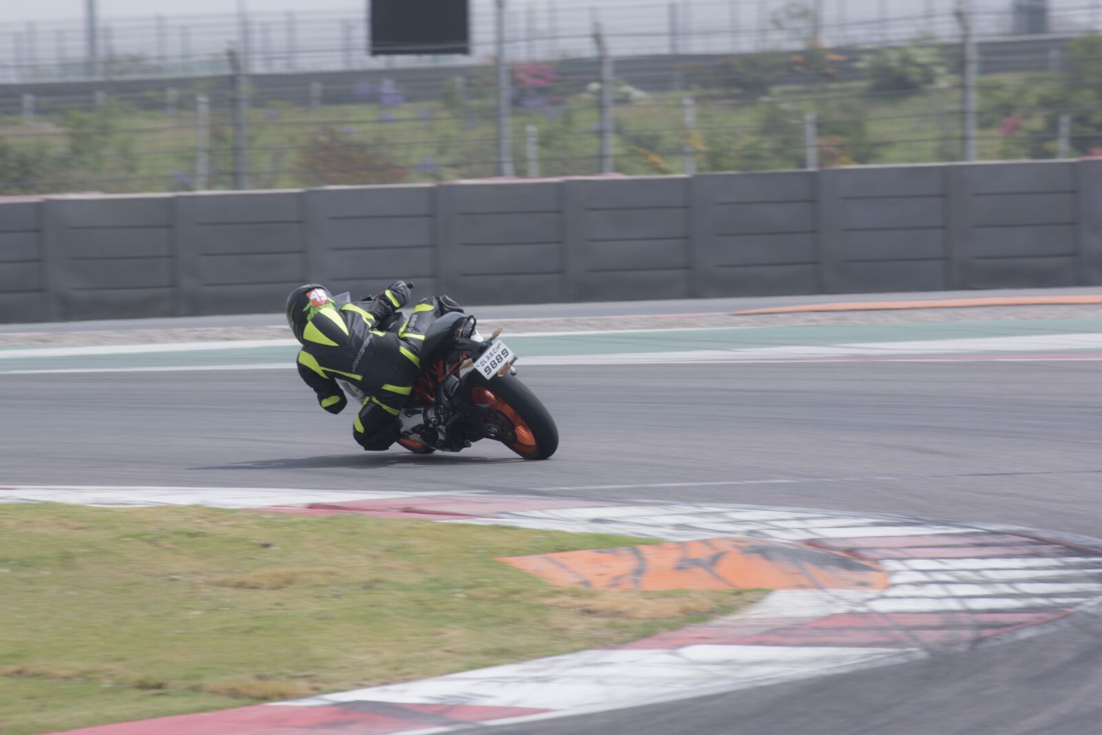 Canon EOS 70D + Canon EF-S 55-250mm F4-5.6 IS II sample photo. Bike, superbike, track photography