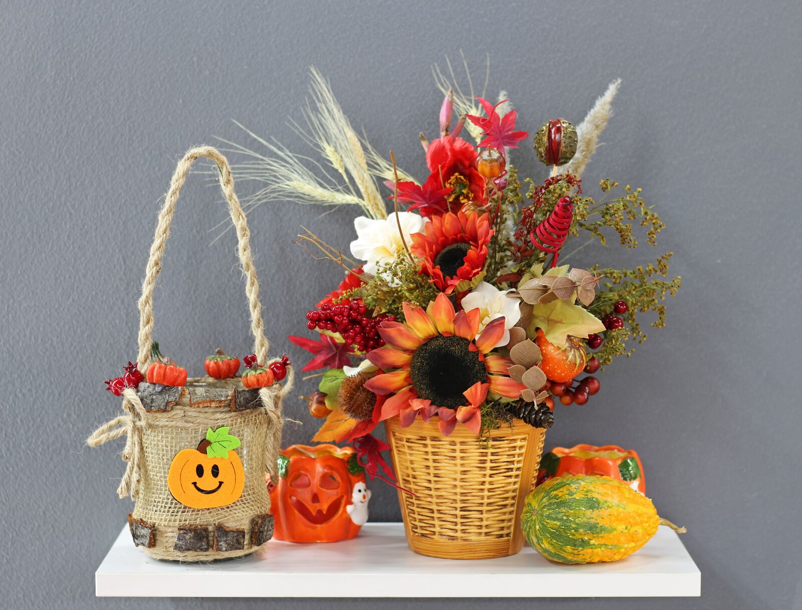 Canon EOS 700D (EOS Rebel T5i / EOS Kiss X7i) + Canon EF 50mm F1.8 STM sample photo. Flower, basket, bouquet photography