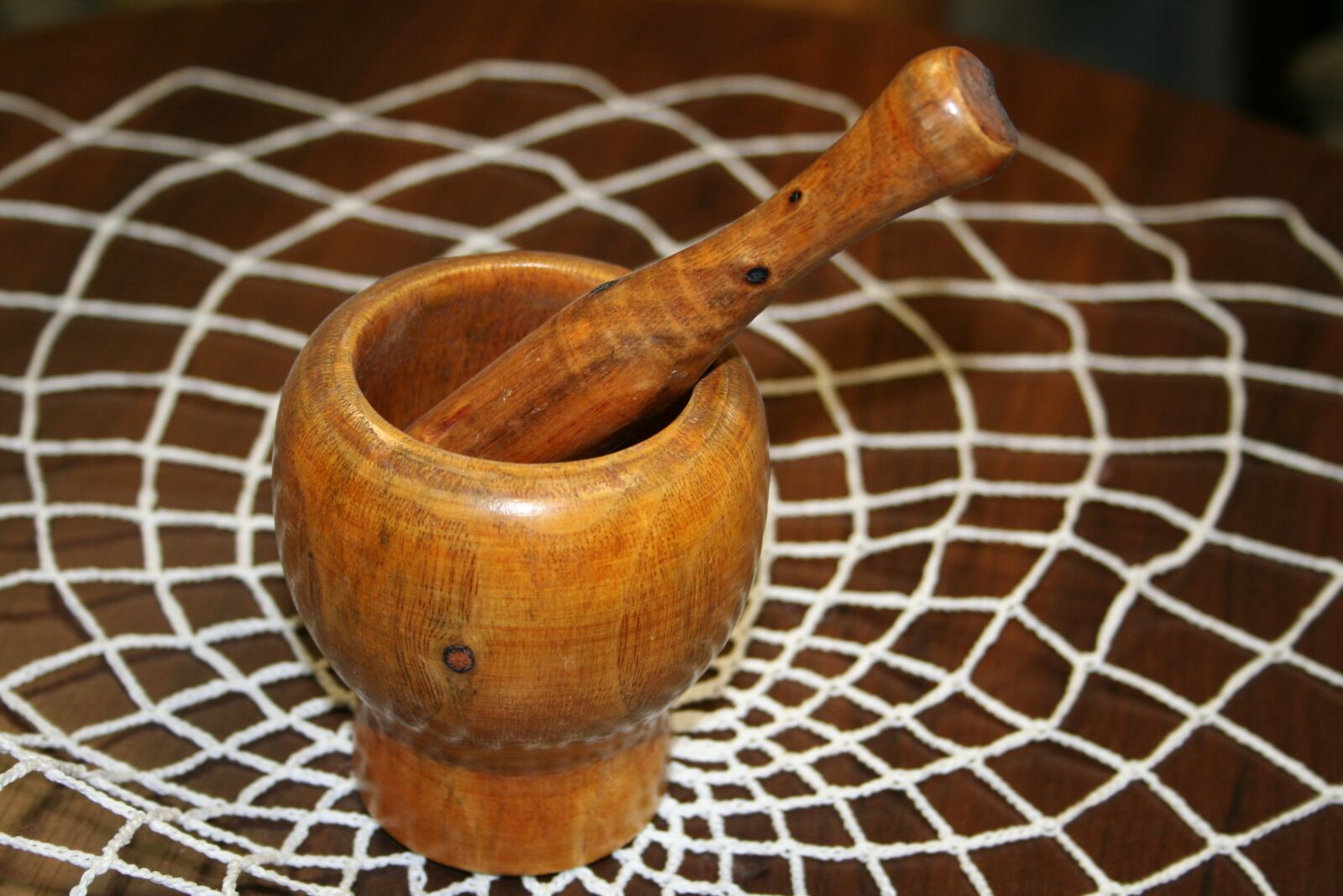 Canon EOS 350D (EOS Digital Rebel XT / EOS Kiss Digital N) sample photo. Antique, mortar, container photography