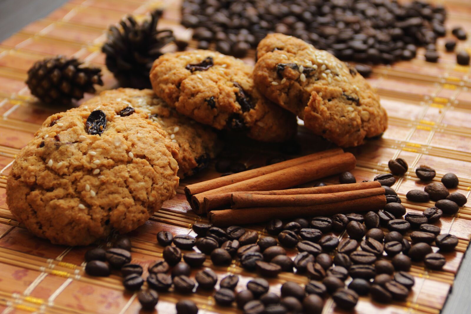 Canon EOS 1200D (EOS Rebel T5 / EOS Kiss X70 / EOS Hi) sample photo. Coffee, chocolate, grains photography