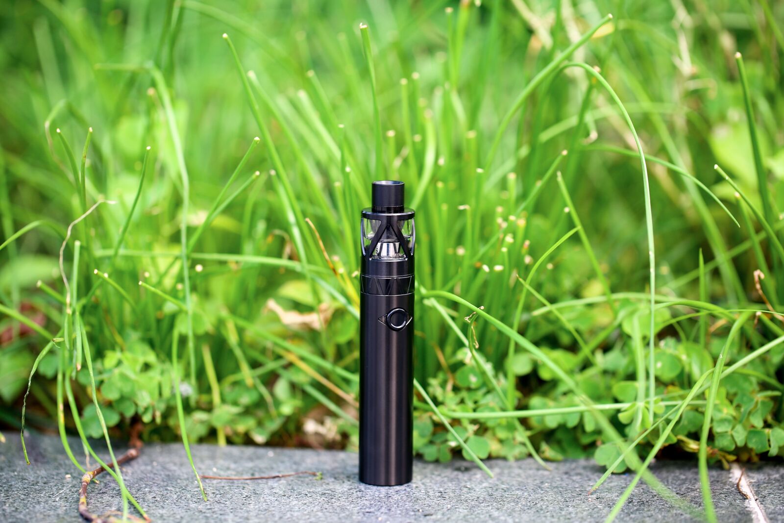 Canon EF 100mm F2.8L Macro IS USM sample photo. Vape, electronic cigarette, vaping photography