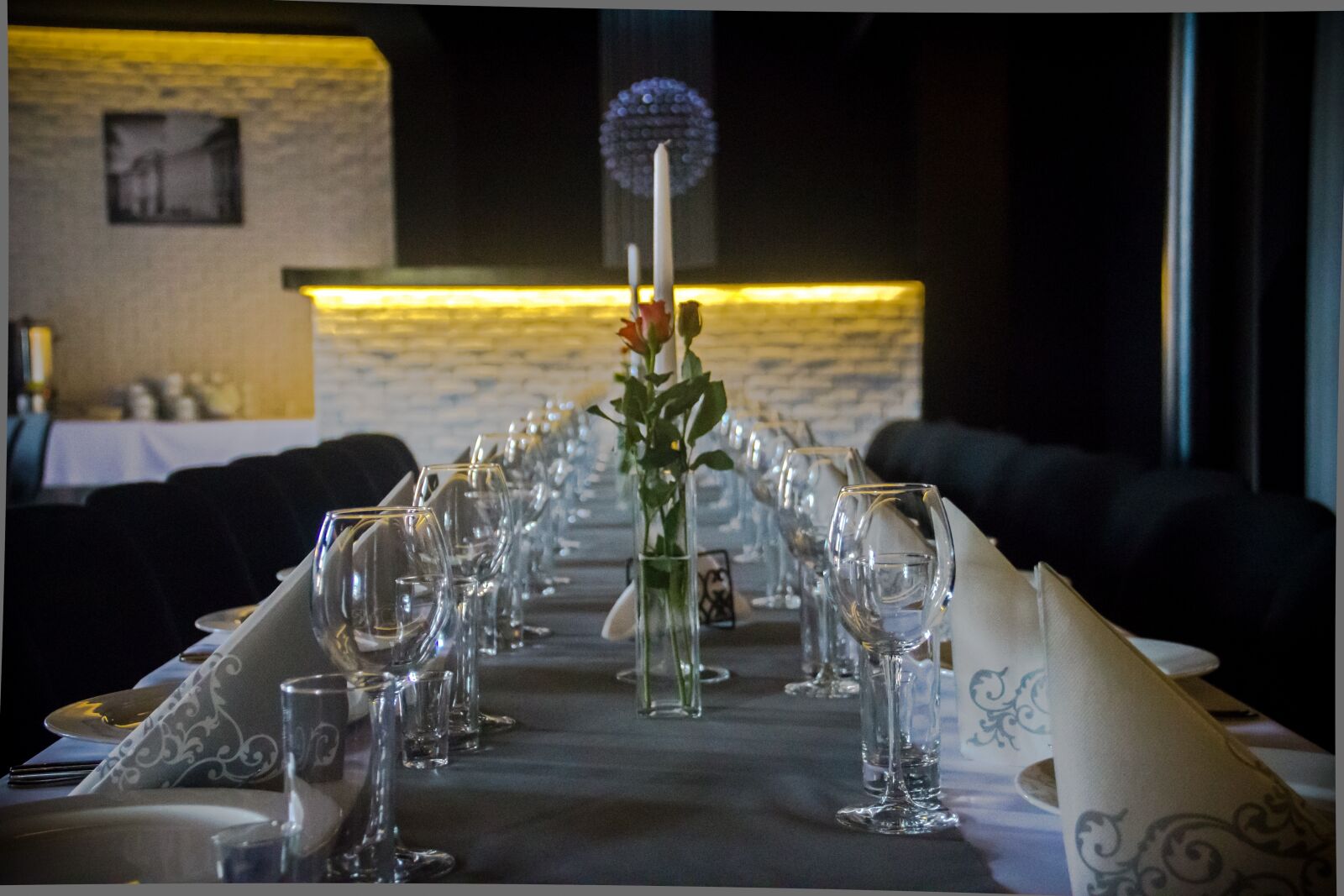 Canon EOS 550D (EOS Rebel T2i / EOS Kiss X4) sample photo. Dining table, a glass photography
