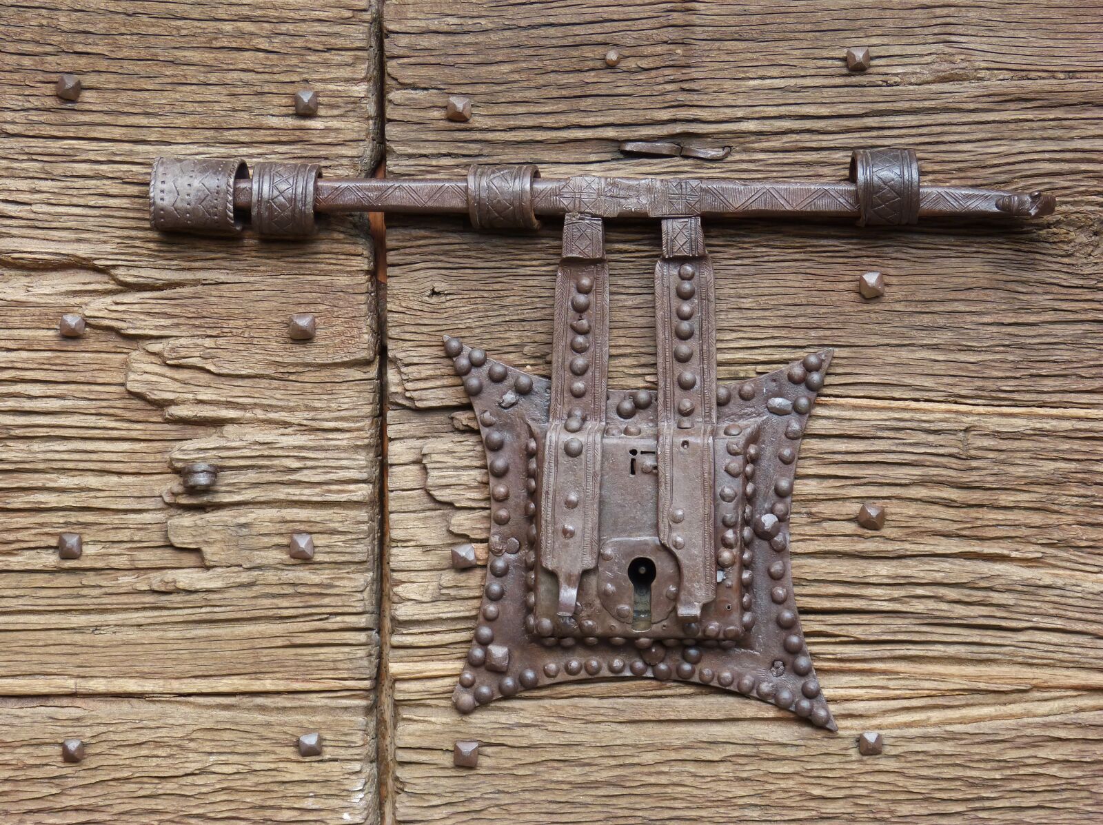 Panasonic DMC-FZ62 sample photo. Lock, wrought iron, door photography
