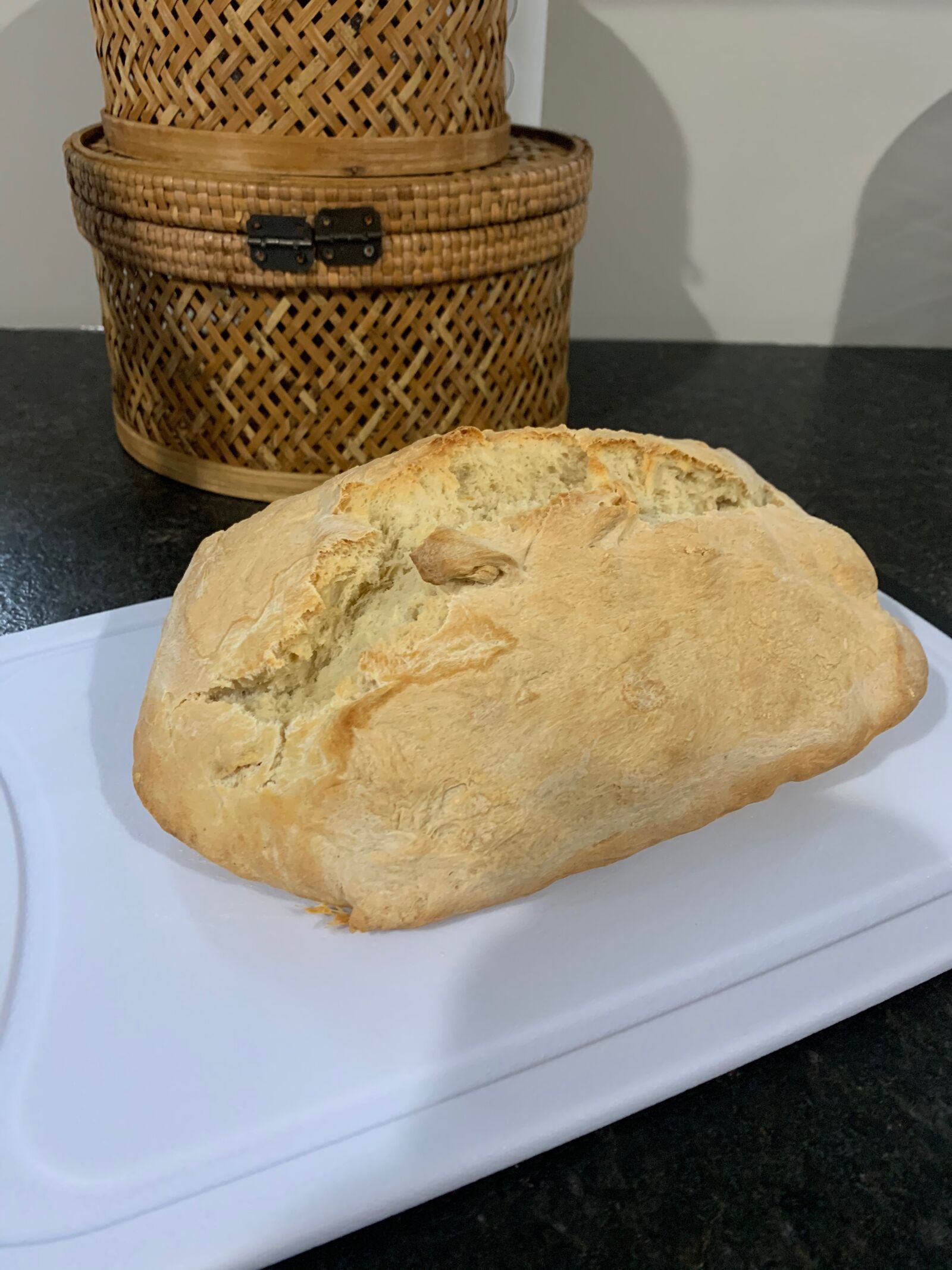 iPhone XR back camera 4.25mm f/1.8 sample photo. Bread, homemade, fresh photography