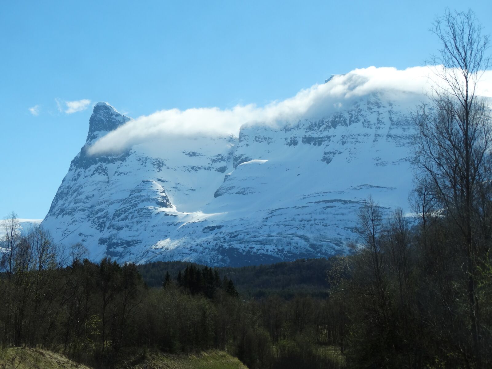 Sony Cyber-shot DSC-HX300 sample photo. Mountain, snowy, clouds photography