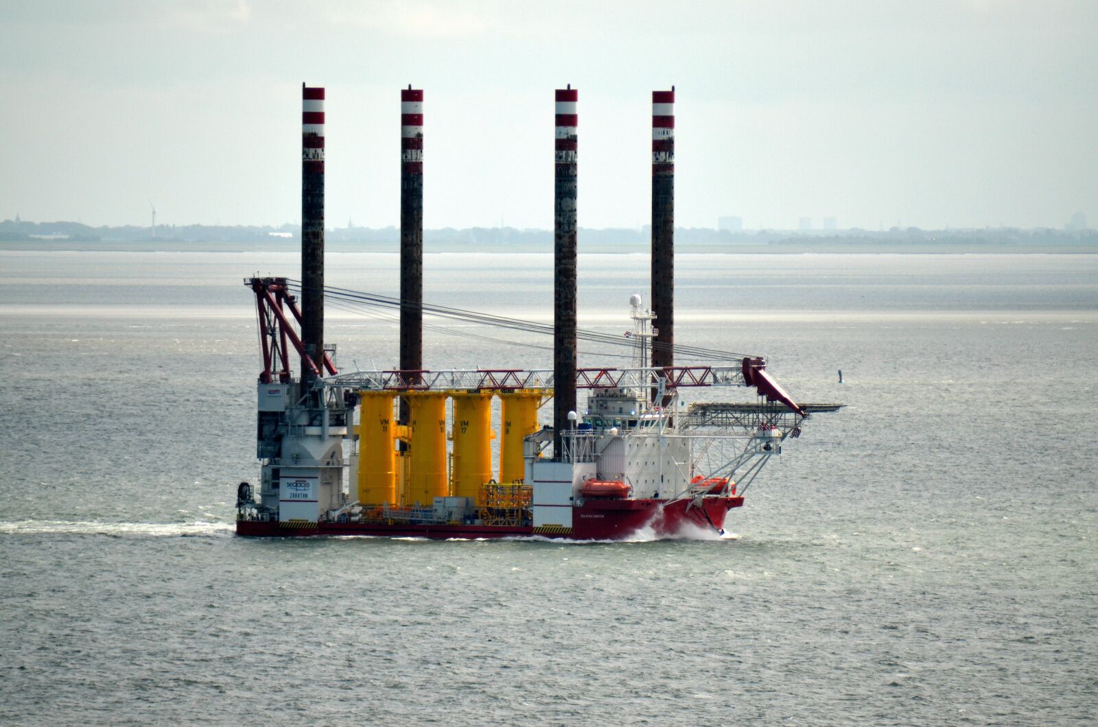 Nikon D5100 sample photo. Pontoon, buhnenbau, working ship photography