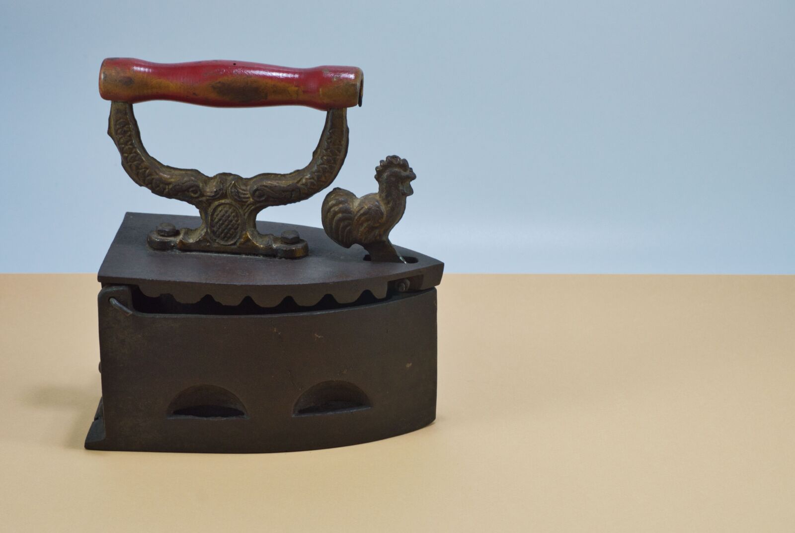 Nikon D3200 sample photo. Iron, vintage, old photography