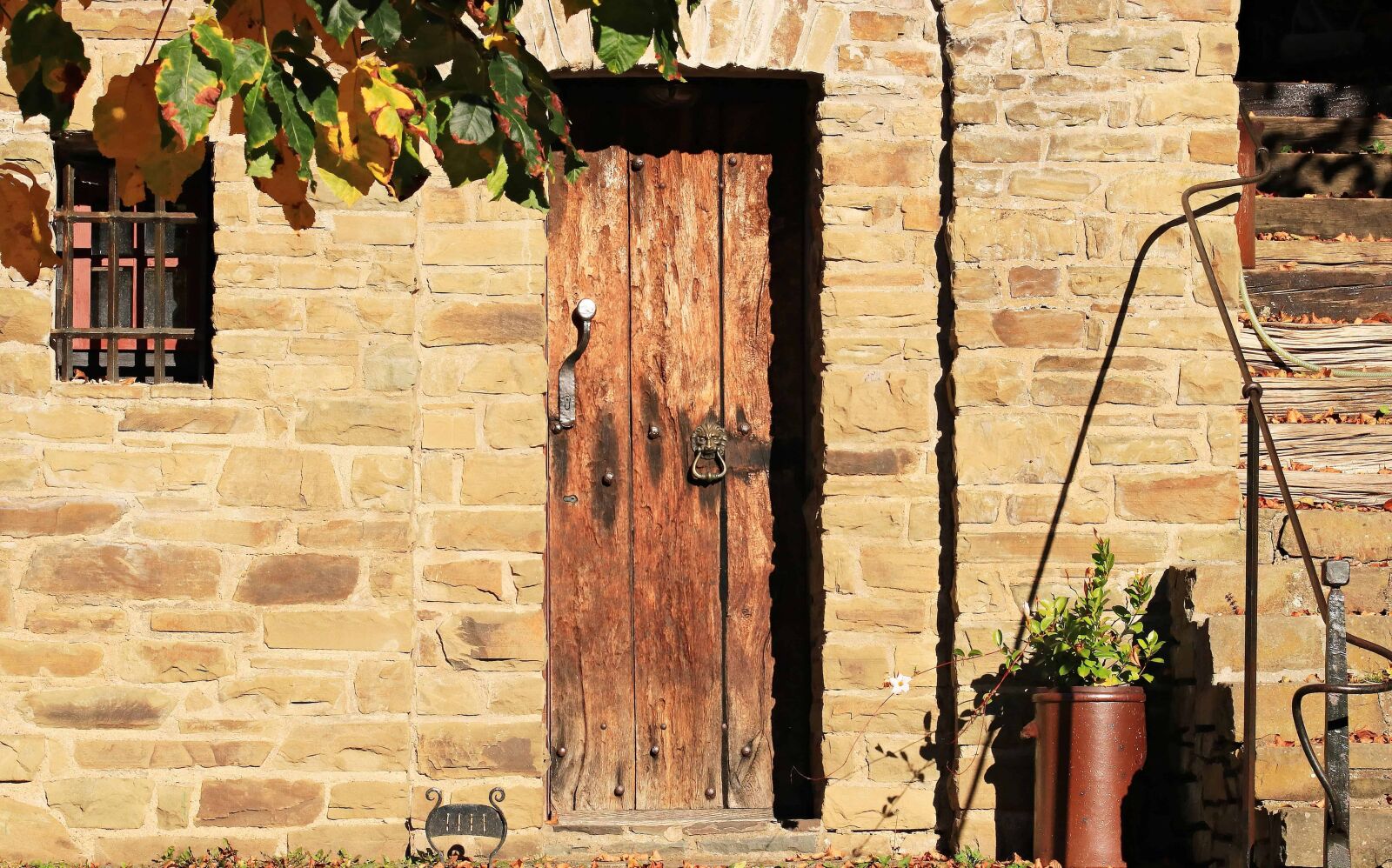Canon EOS 80D sample photo. Architecture, wall, old, house photography