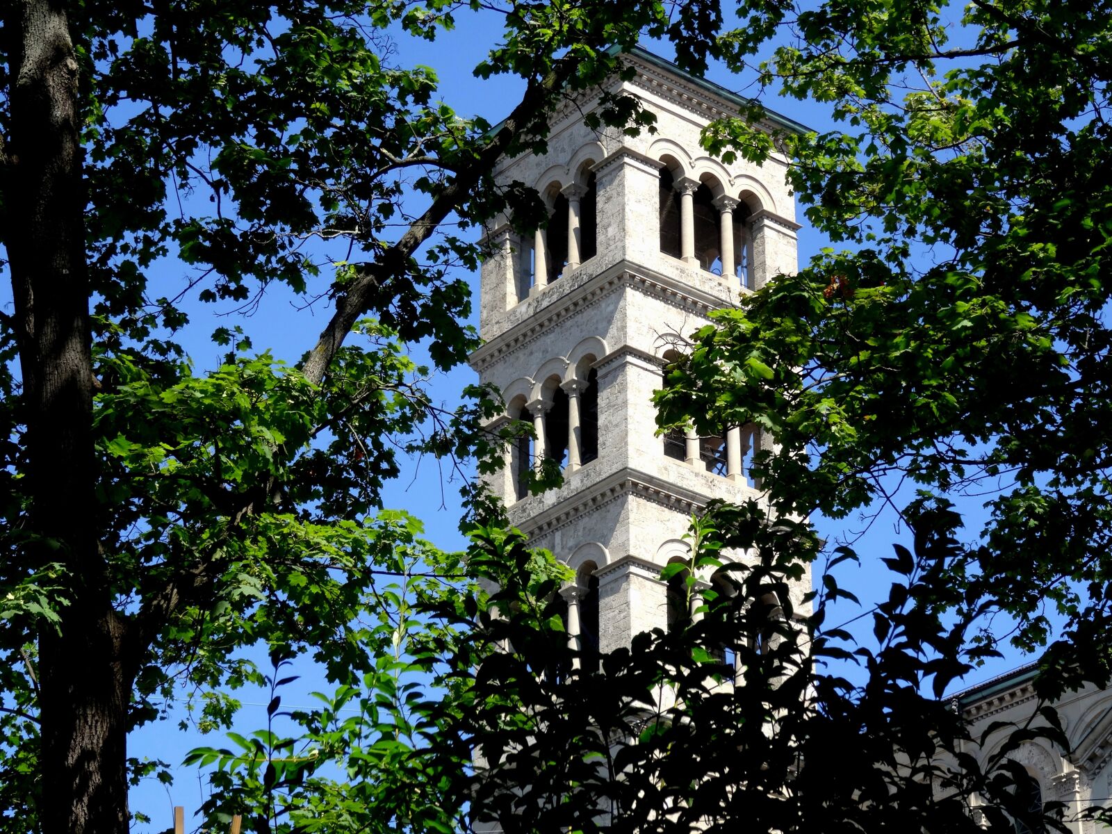 Sony Cyber-shot DSC-HX50V sample photo. Church, tower, zurich photography
