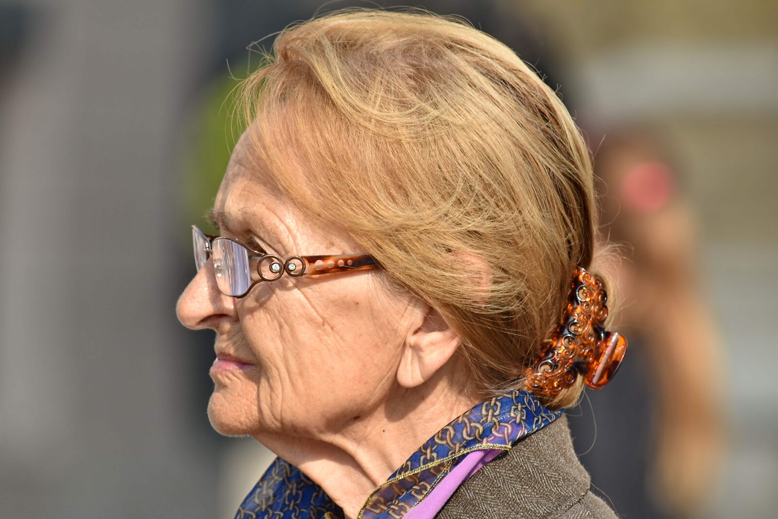 Nikon D5500 sample photo. Blonde hair, elderly, eyeglasses photography