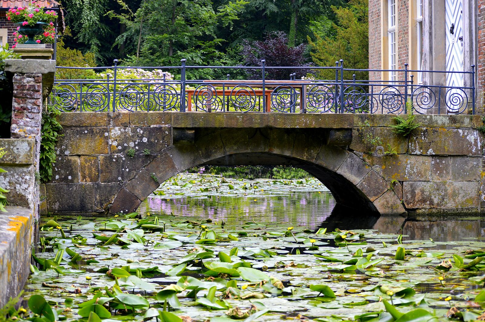 Nikon D3200 sample photo. Water bridge, stone bridge photography