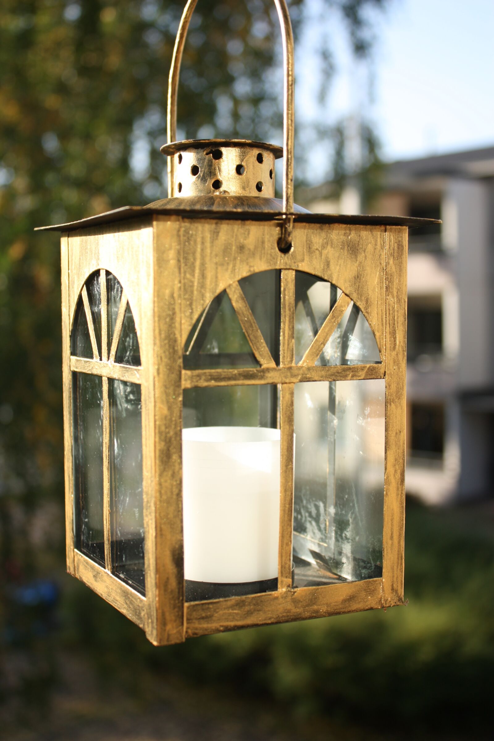 Canon EOS 450D (EOS Rebel XSi / EOS Kiss X2) sample photo. Lantern, golden, candle photography