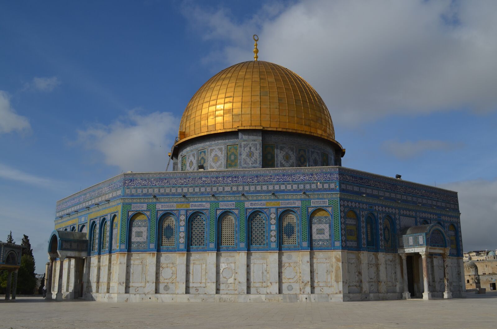 Nikon D5100 sample photo. Israel at night, temple photography