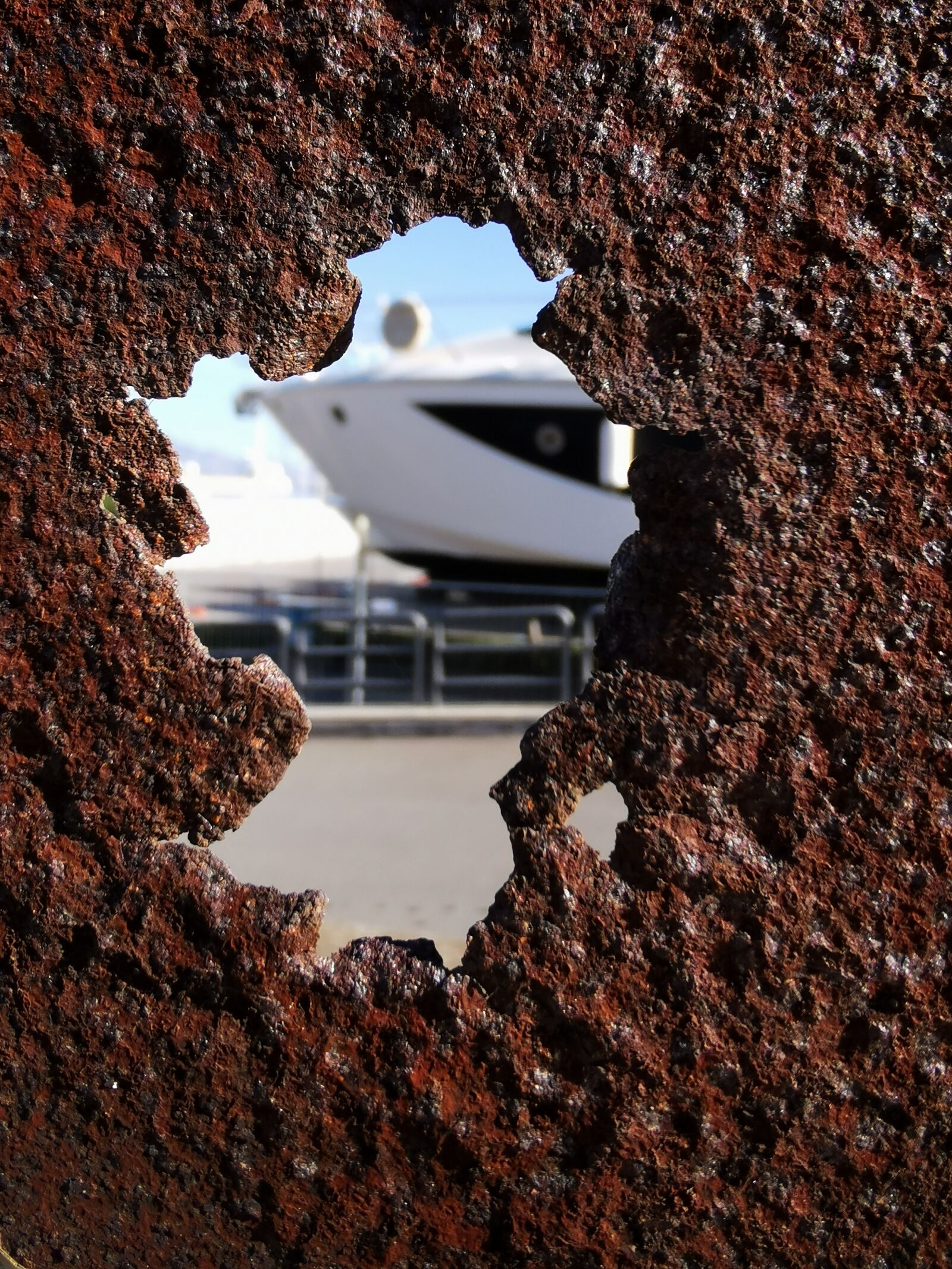 HUAWEI P30 sample photo. Rust, hole, background photography