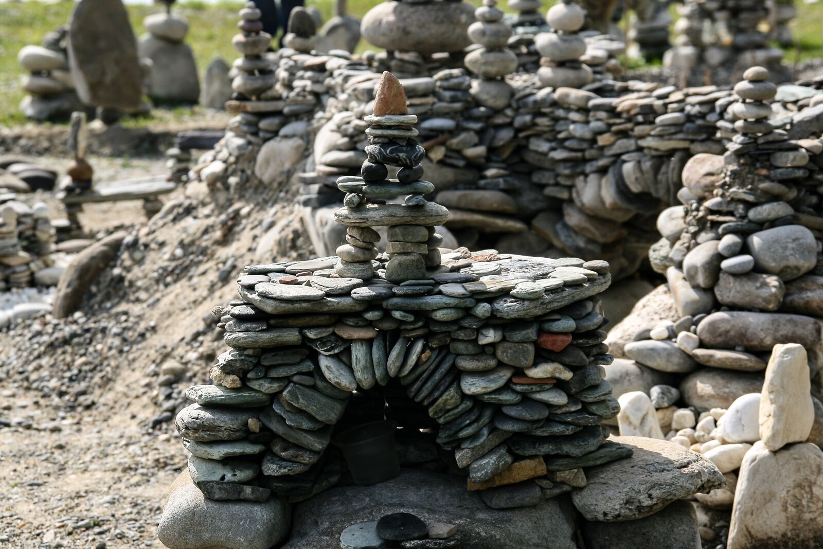 Canon EOS 400D (EOS Digital Rebel XTi / EOS Kiss Digital X) sample photo. Stack stones, stones, balance photography