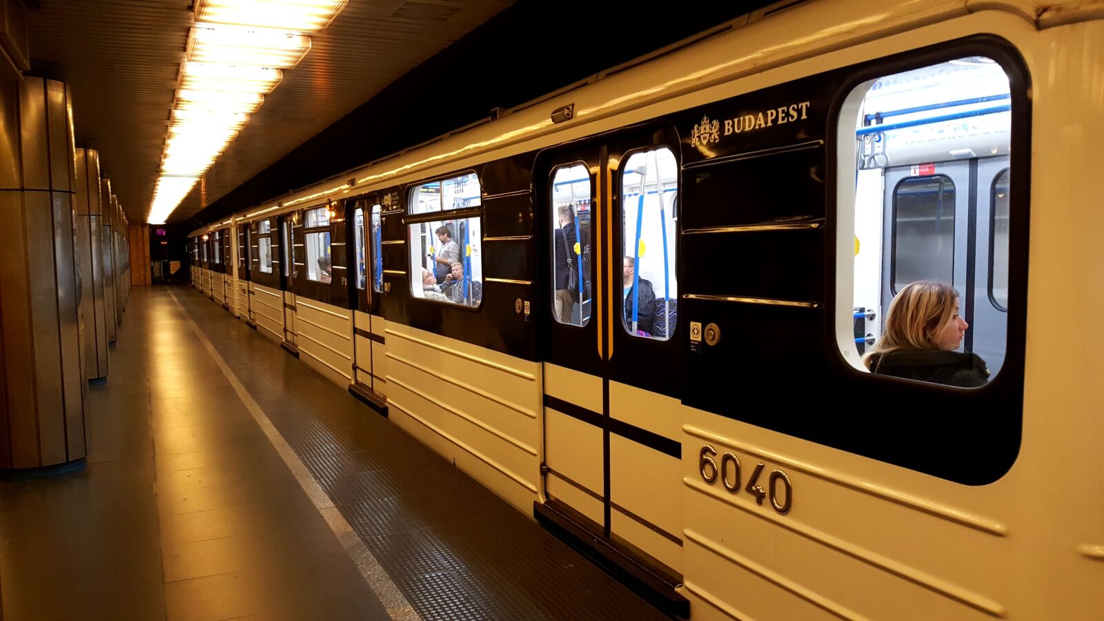 Samsung Galaxy S6 sample photo. Train, metro, railway photography
